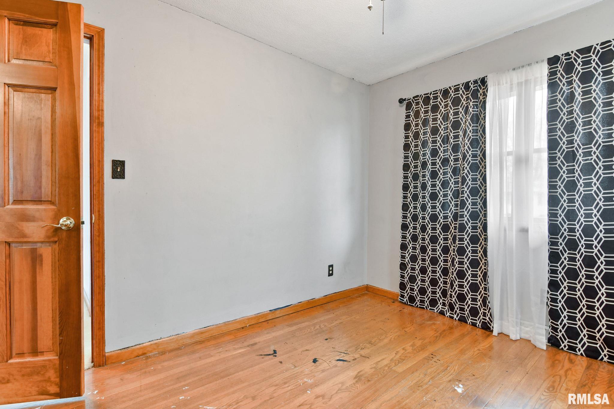 2120 WESTVIEW Drive