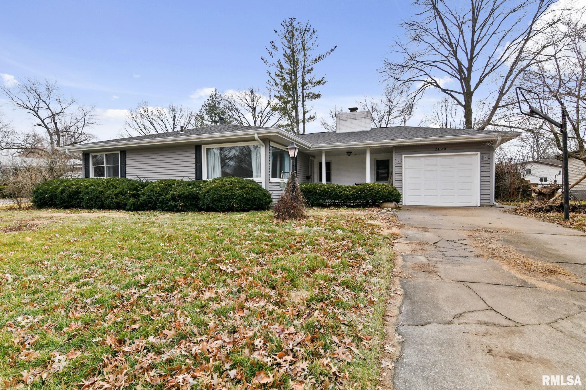 2120 WESTVIEW Drive