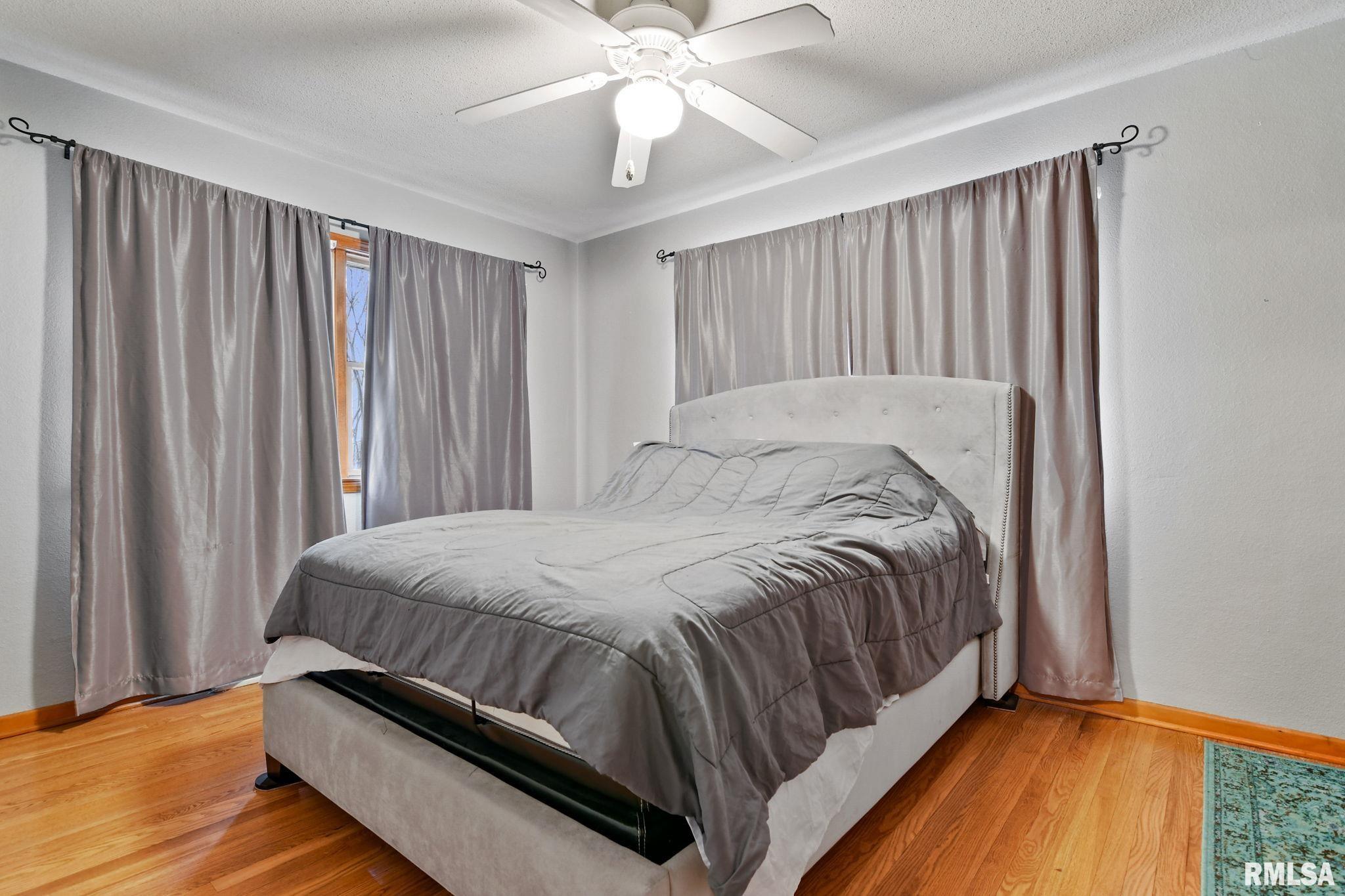 2120 WESTVIEW Drive