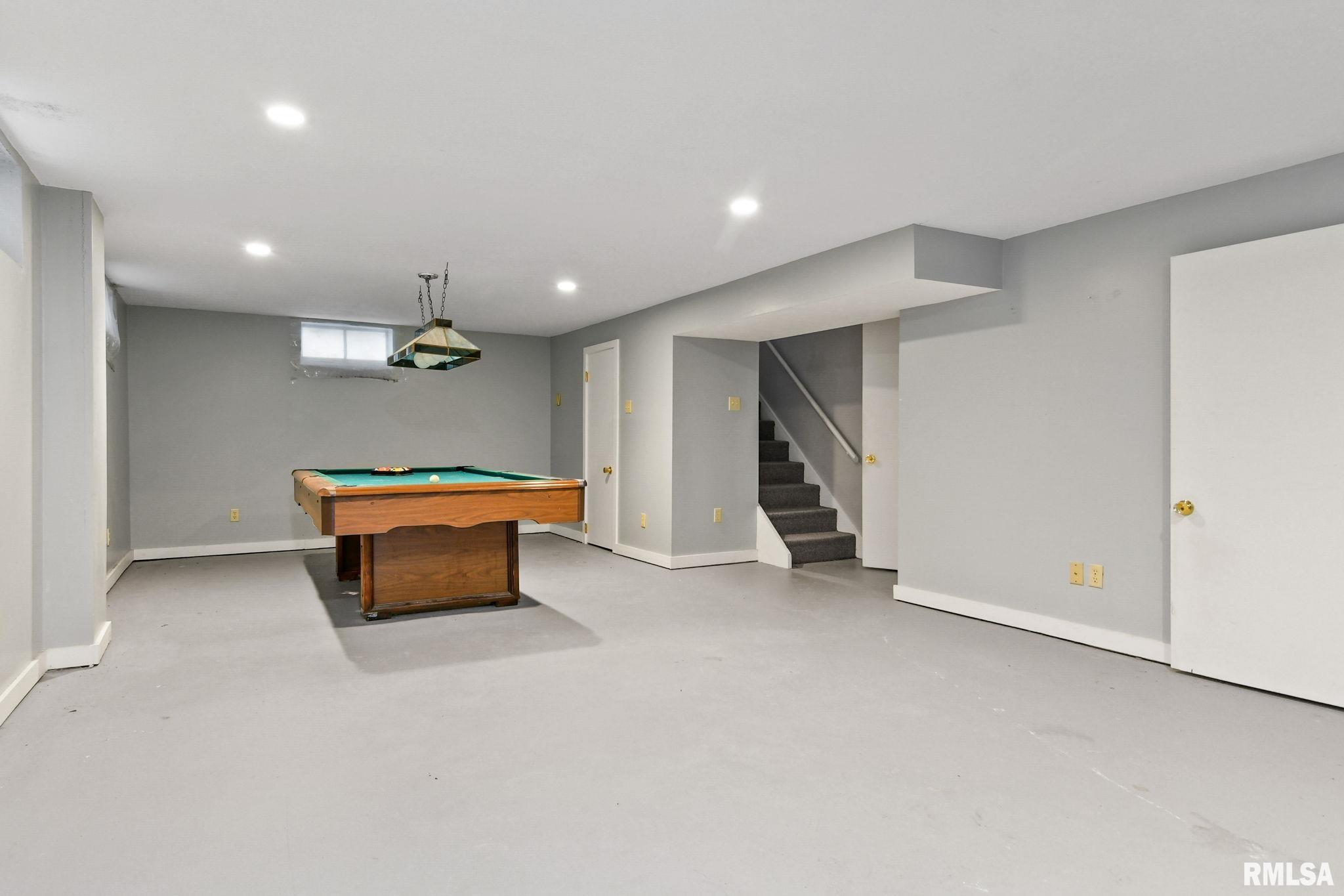 2120 WESTVIEW Drive