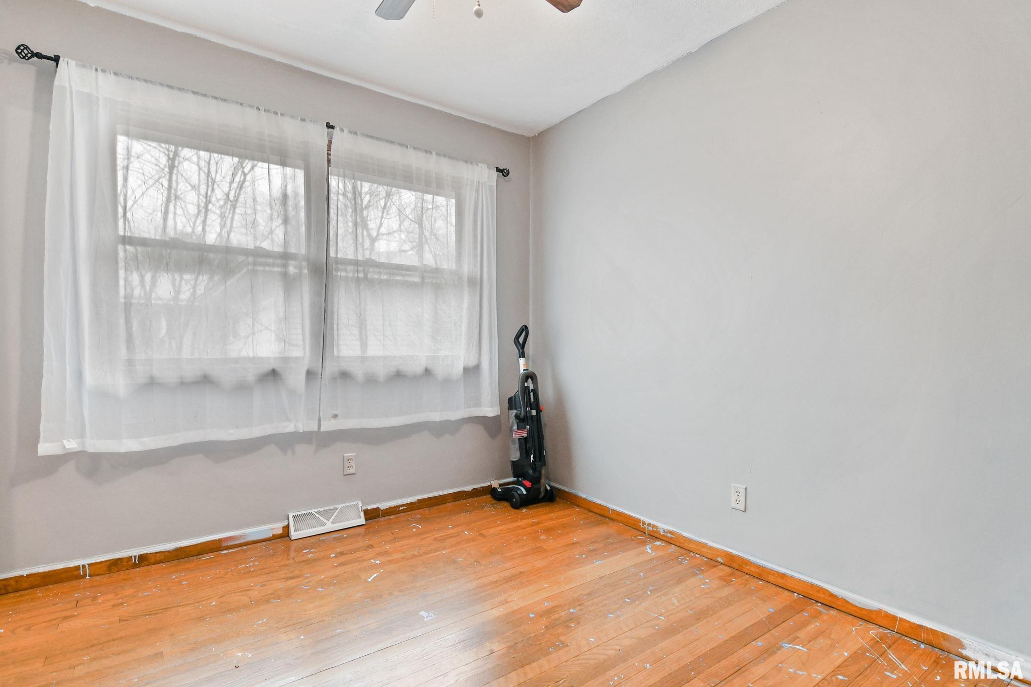 2120 WESTVIEW Drive
