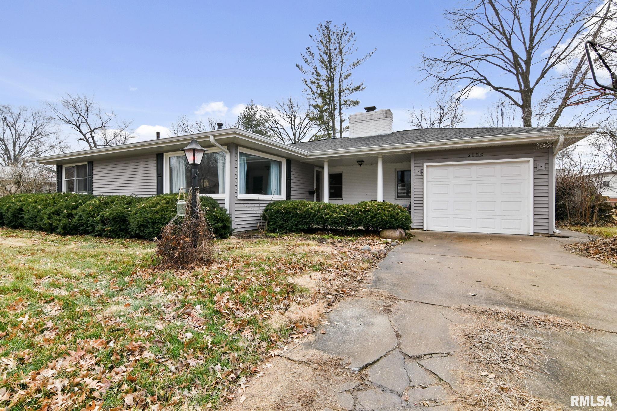 2120 WESTVIEW Drive