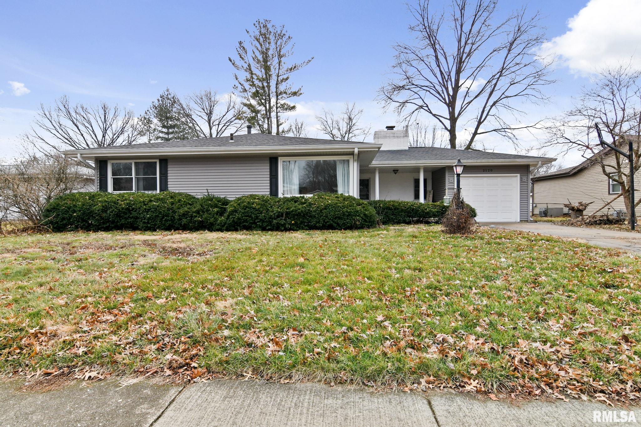 2120 WESTVIEW Drive