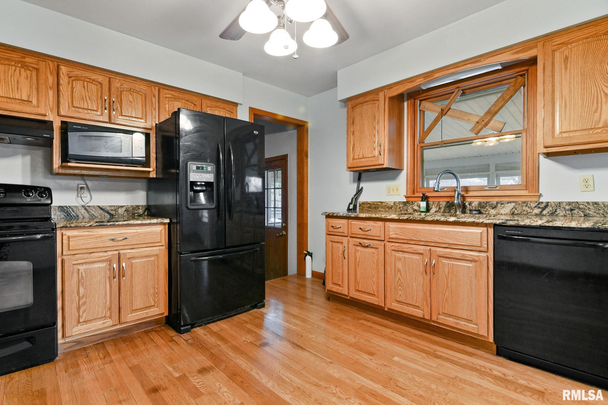 2120 WESTVIEW Drive
