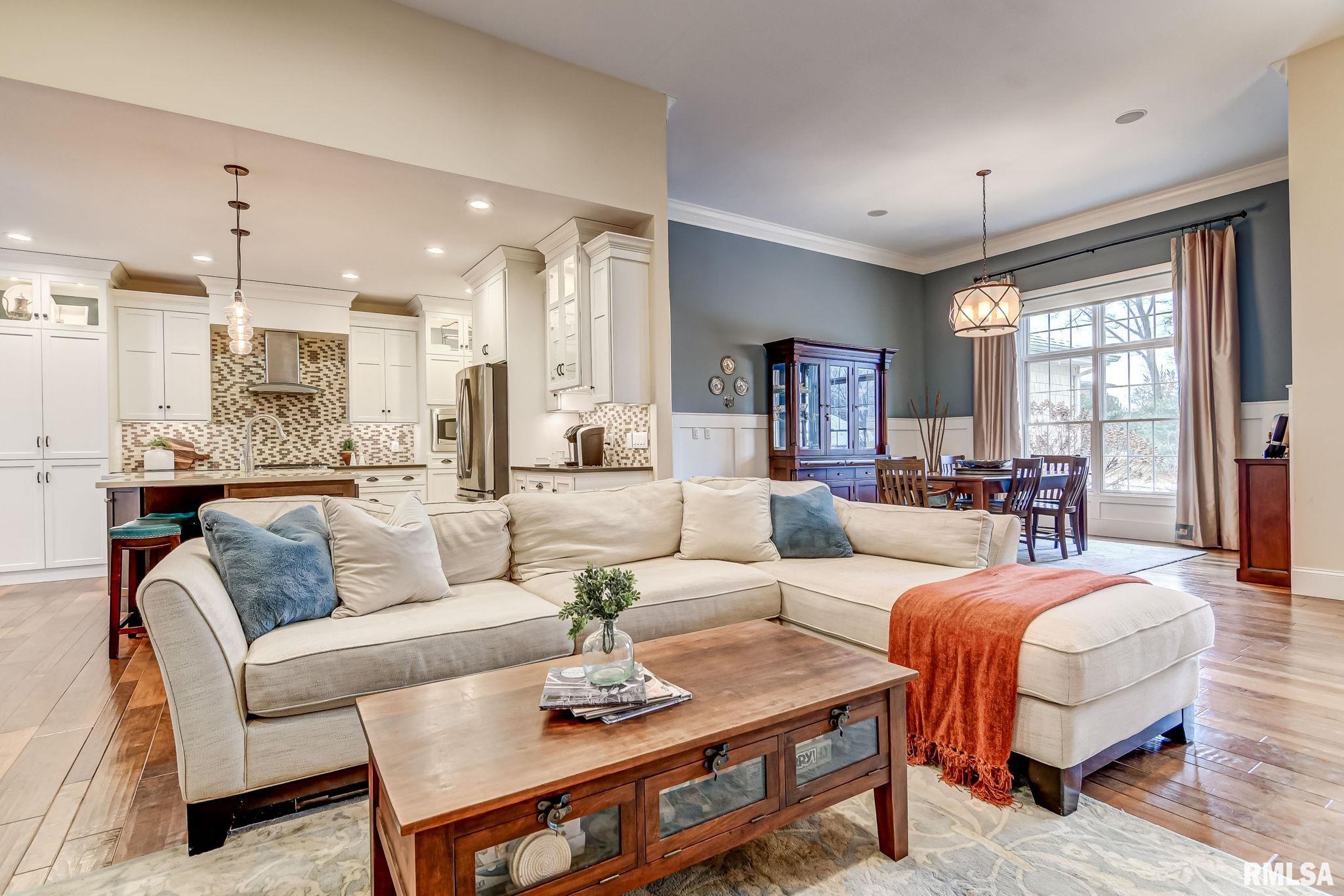 608 Poinsettia Place