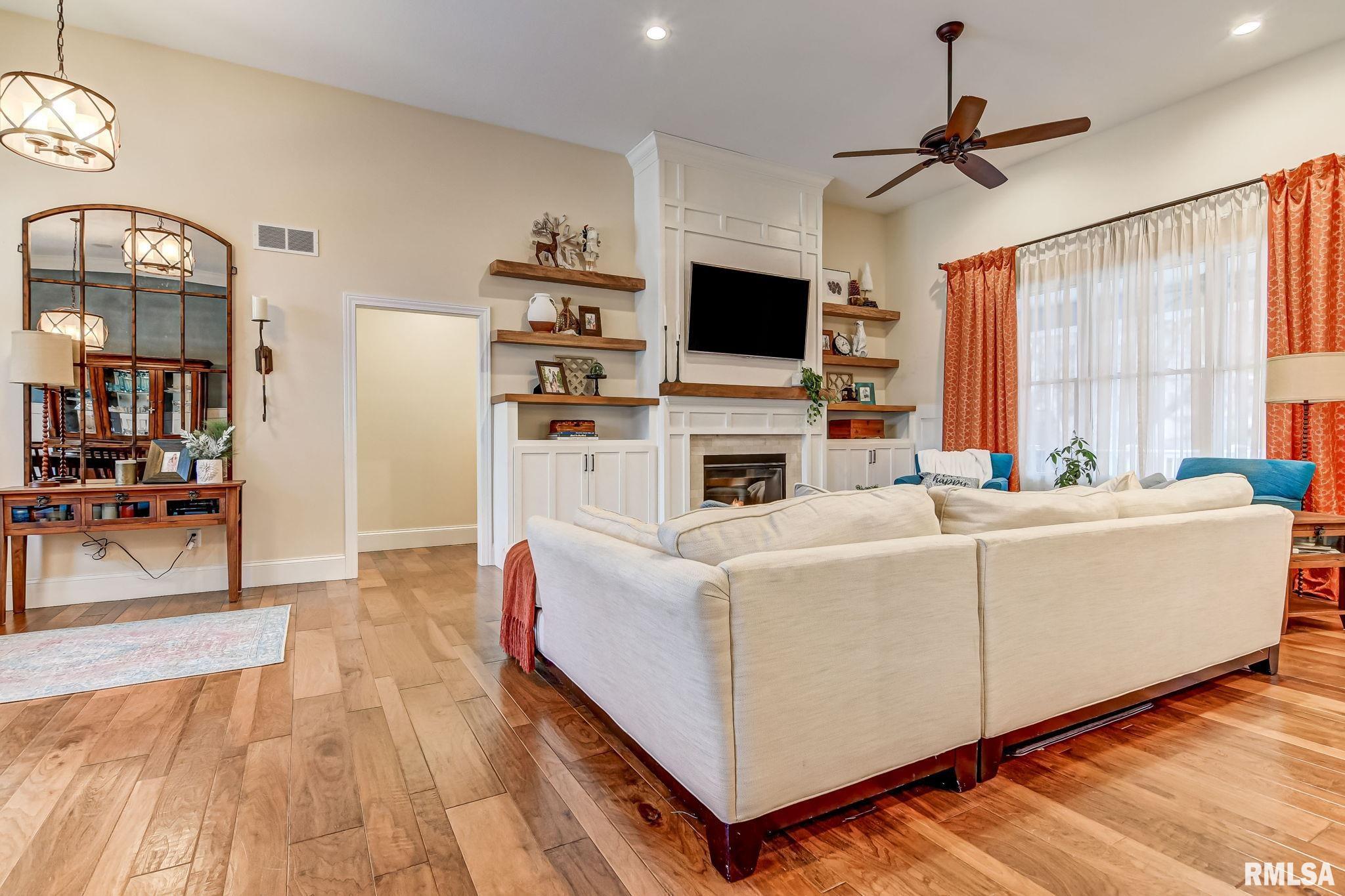 608 Poinsettia Place