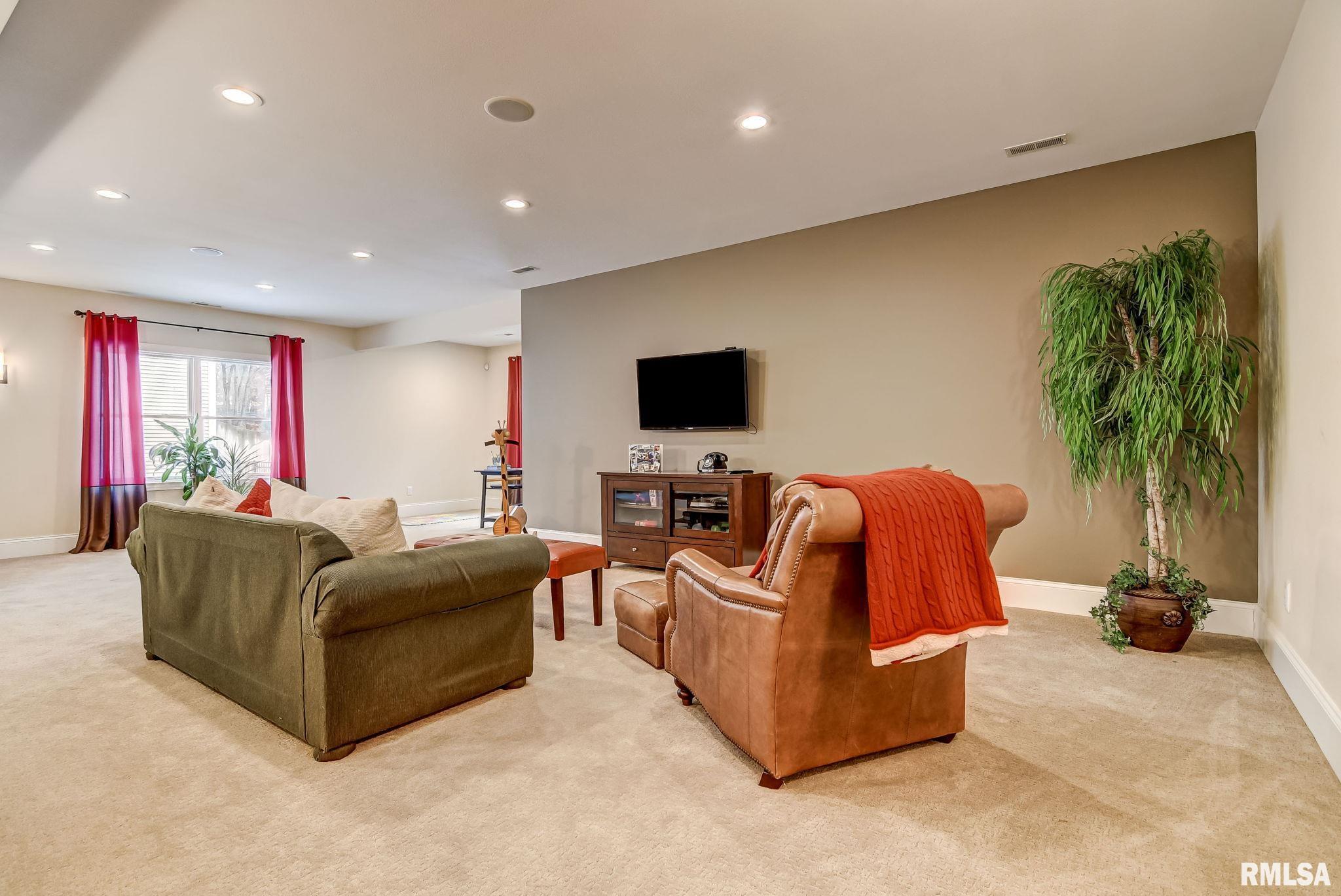 608 Poinsettia Place