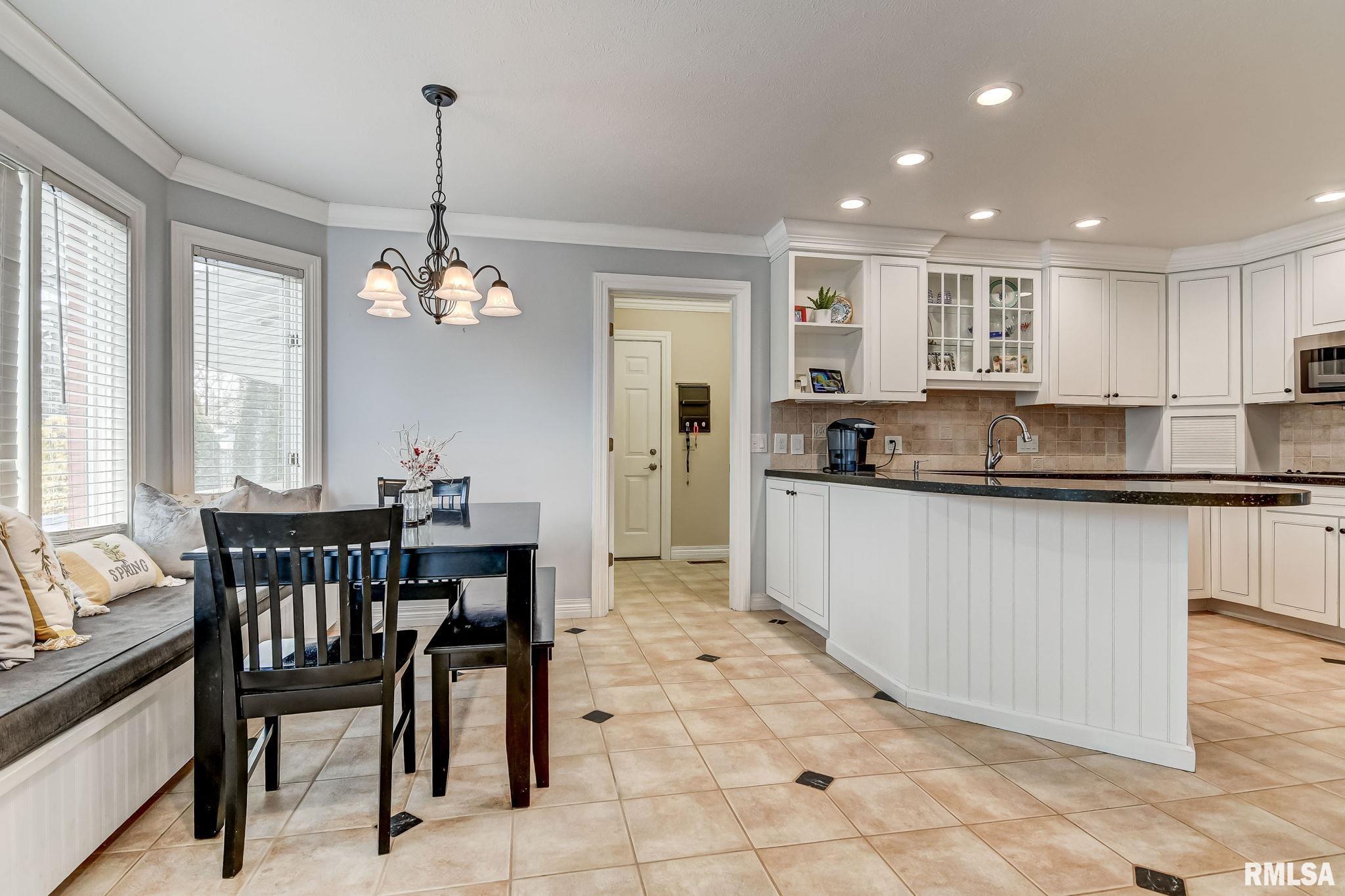 2505 COUNTRY CLUB Drive