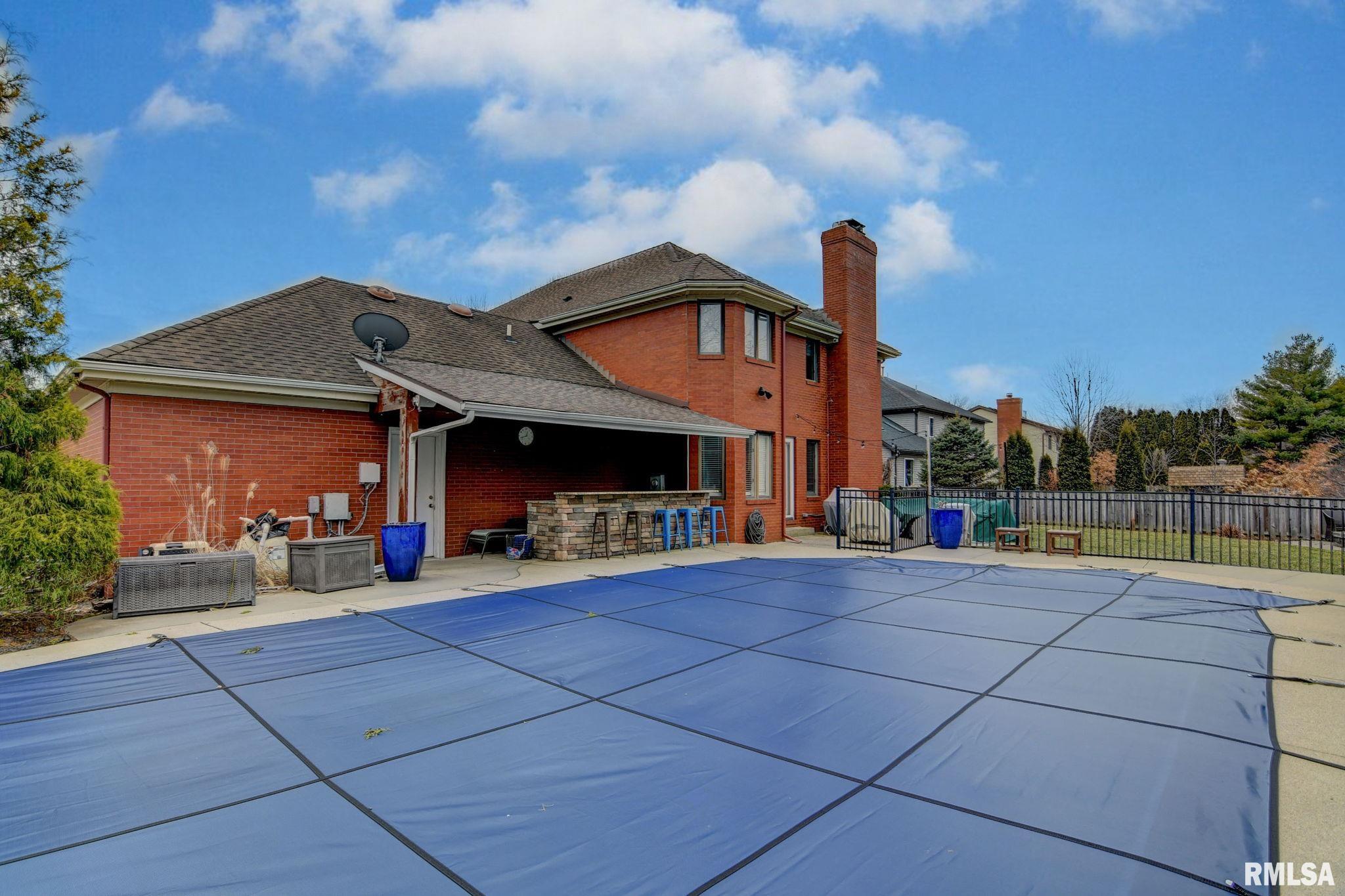 2505 COUNTRY CLUB Drive