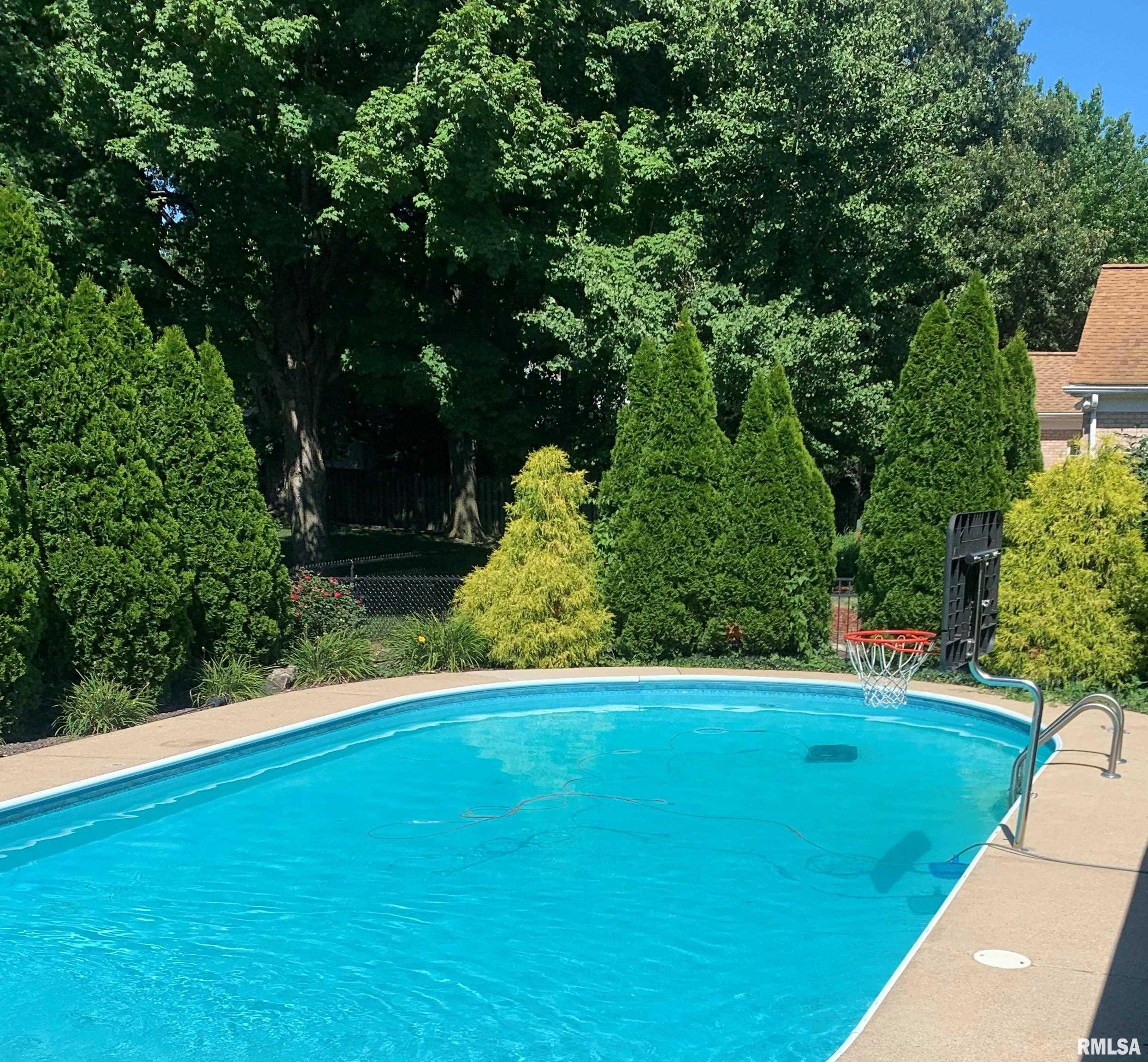 2505 COUNTRY CLUB Drive
