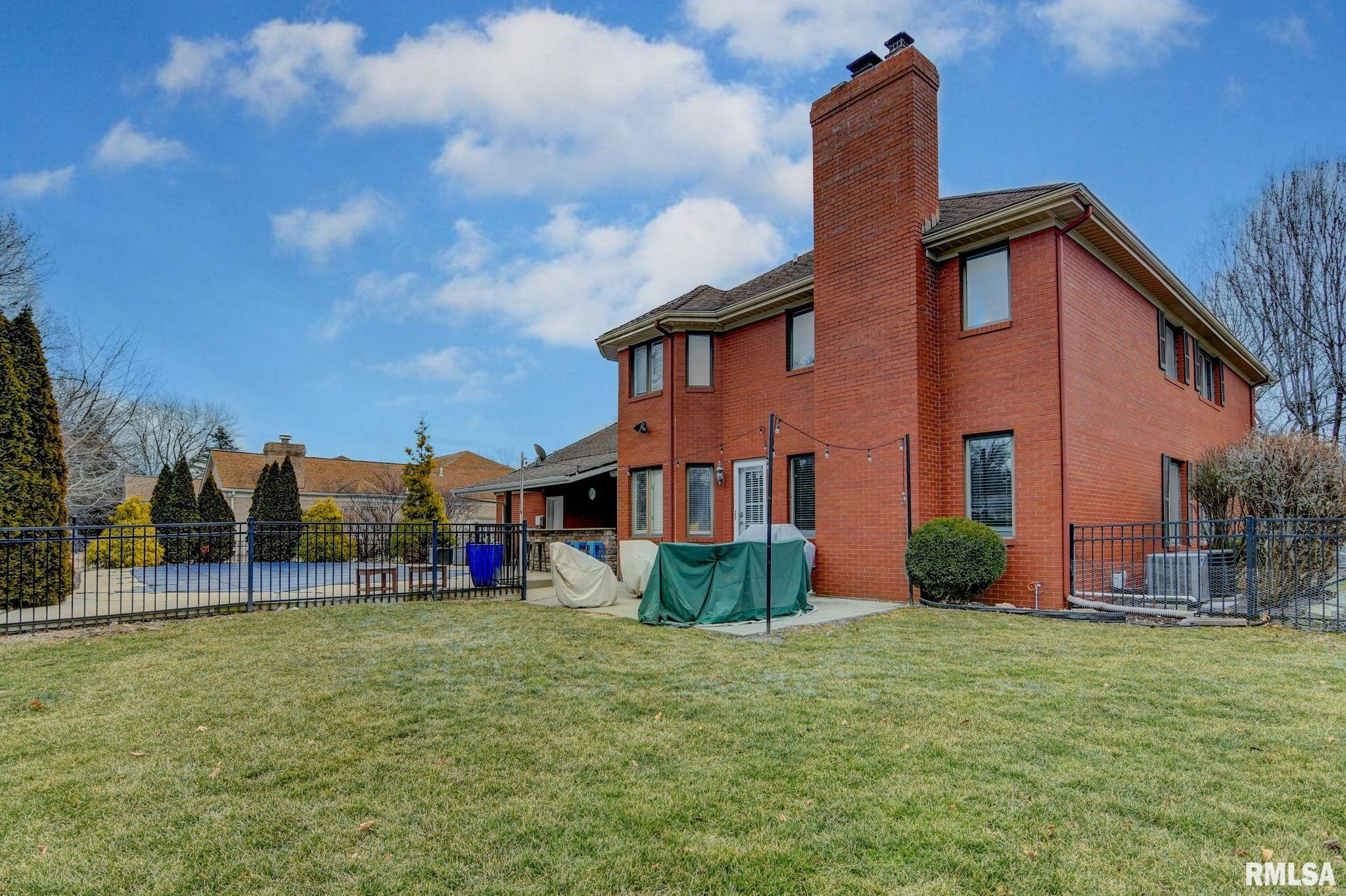 2505 COUNTRY CLUB Drive