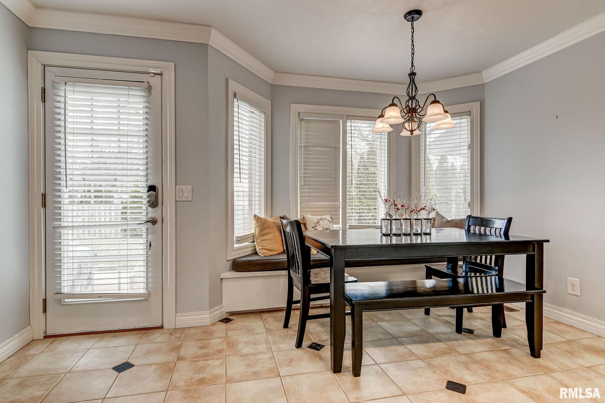 2505 COUNTRY CLUB Drive