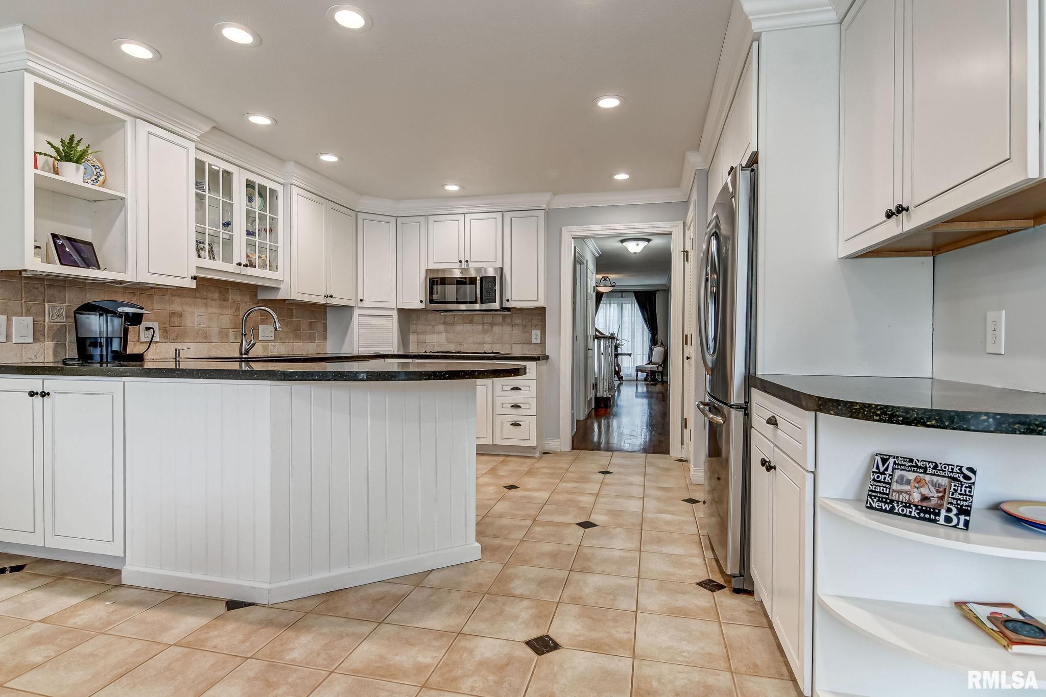 2505 COUNTRY CLUB Drive