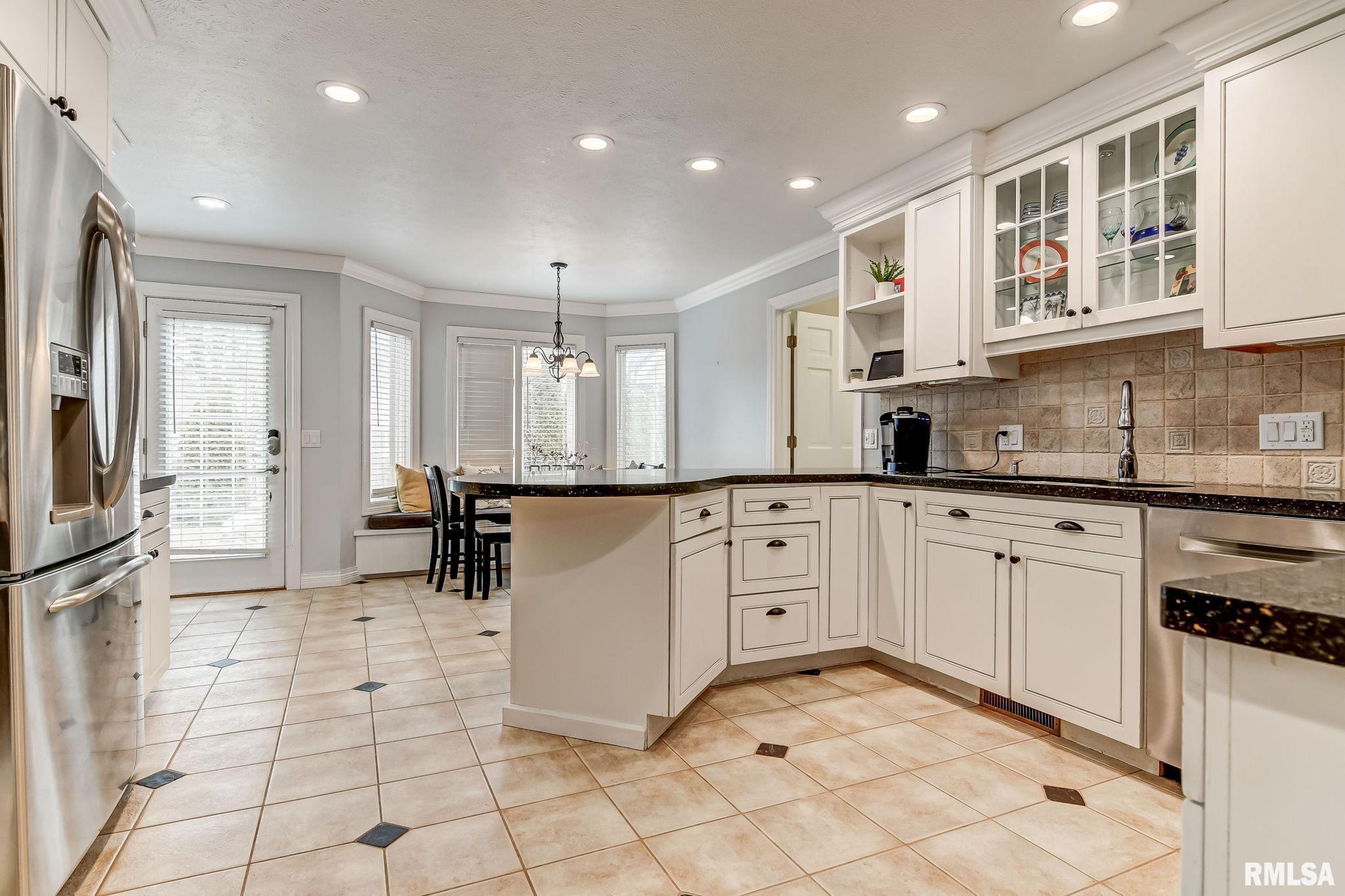 2505 COUNTRY CLUB Drive