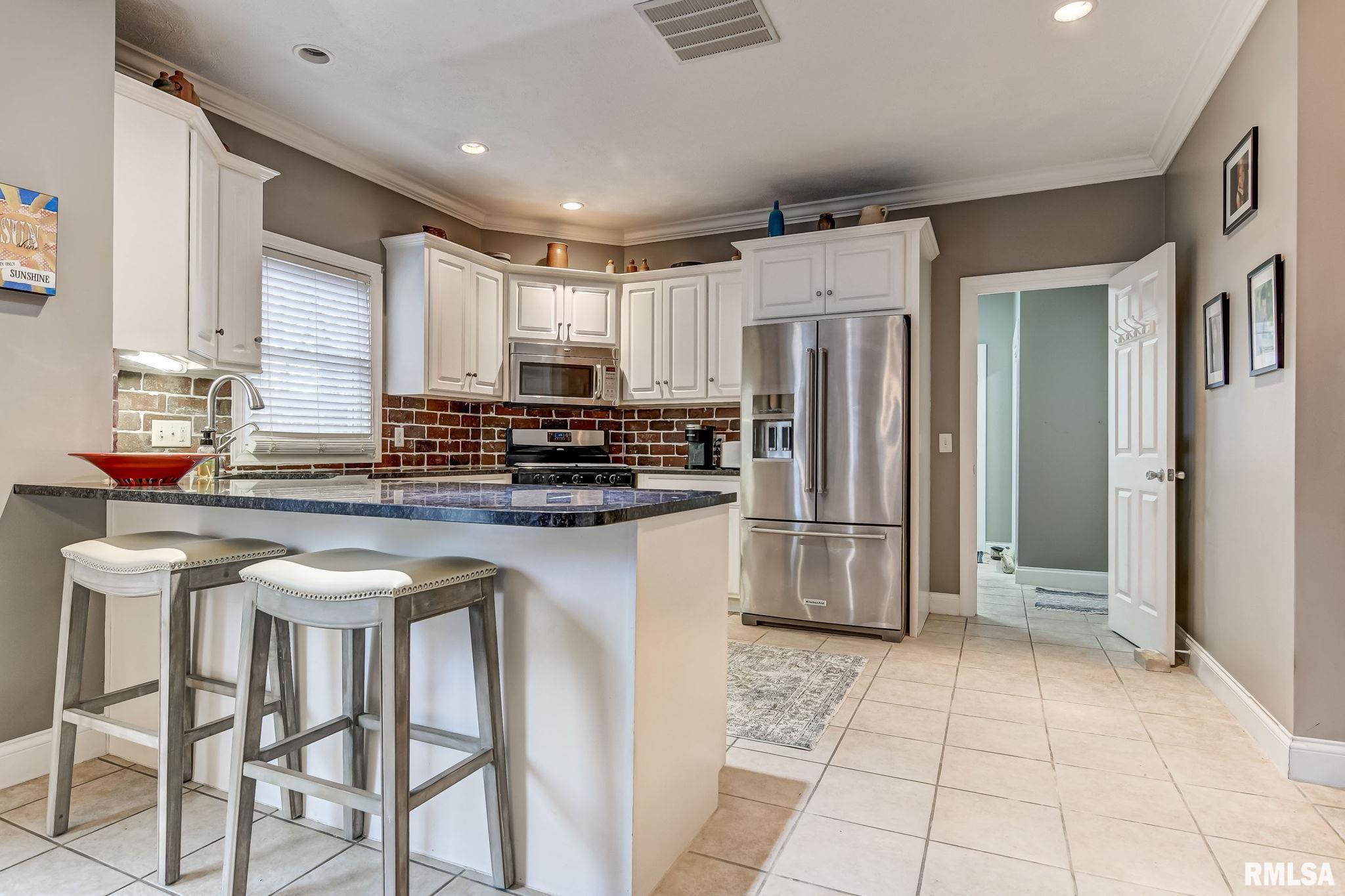 4516 GREENBRIAR Drive