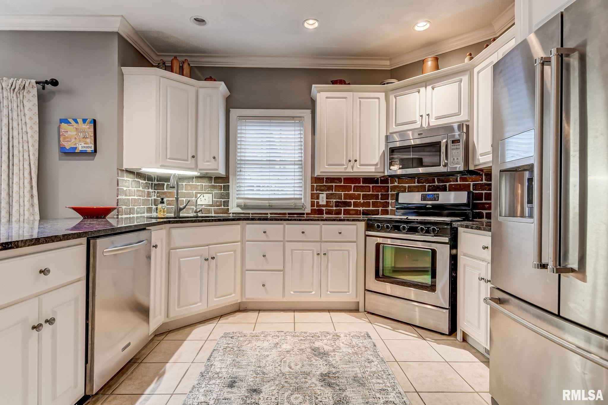 4516 GREENBRIAR Drive