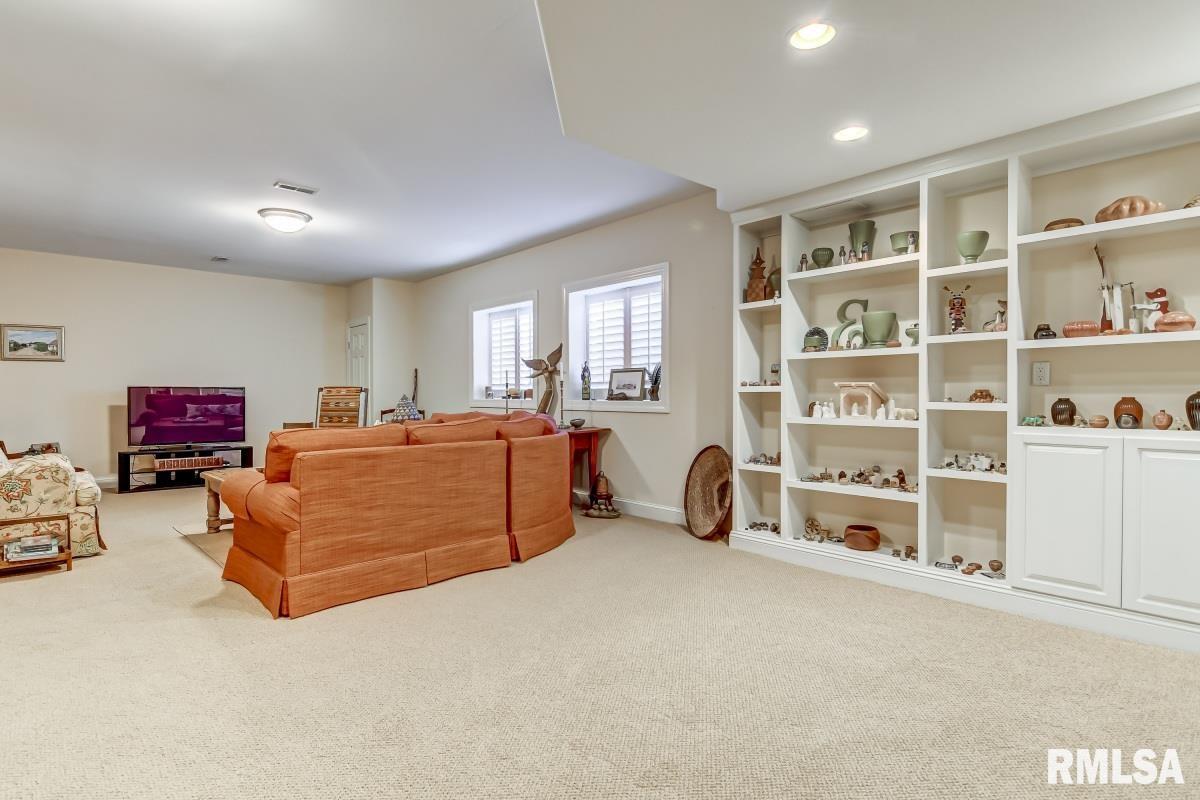 1303 CHURCHILL Road
