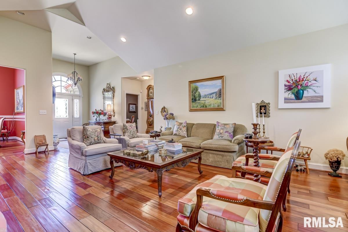 1303 CHURCHILL Road