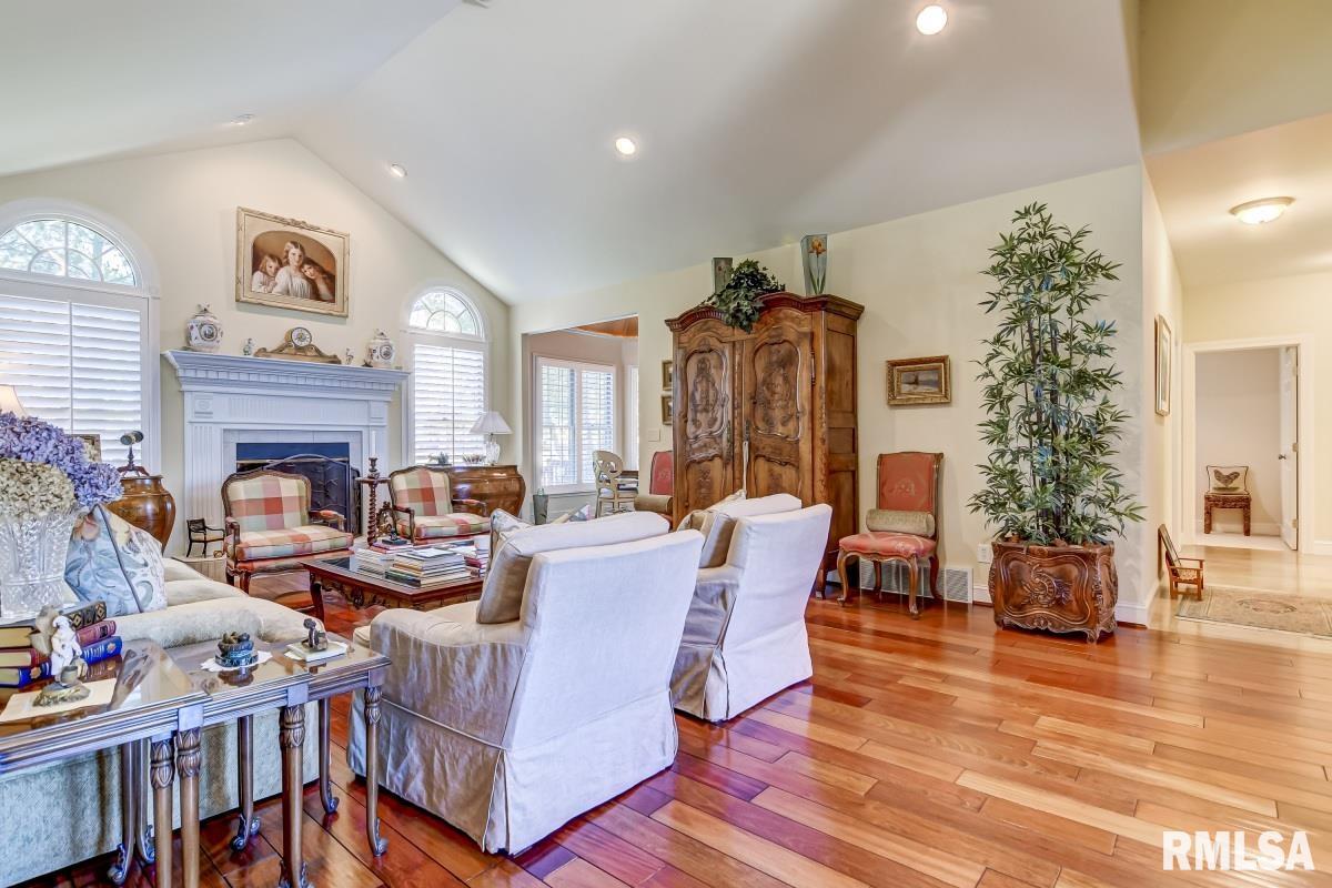 1303 CHURCHILL Road