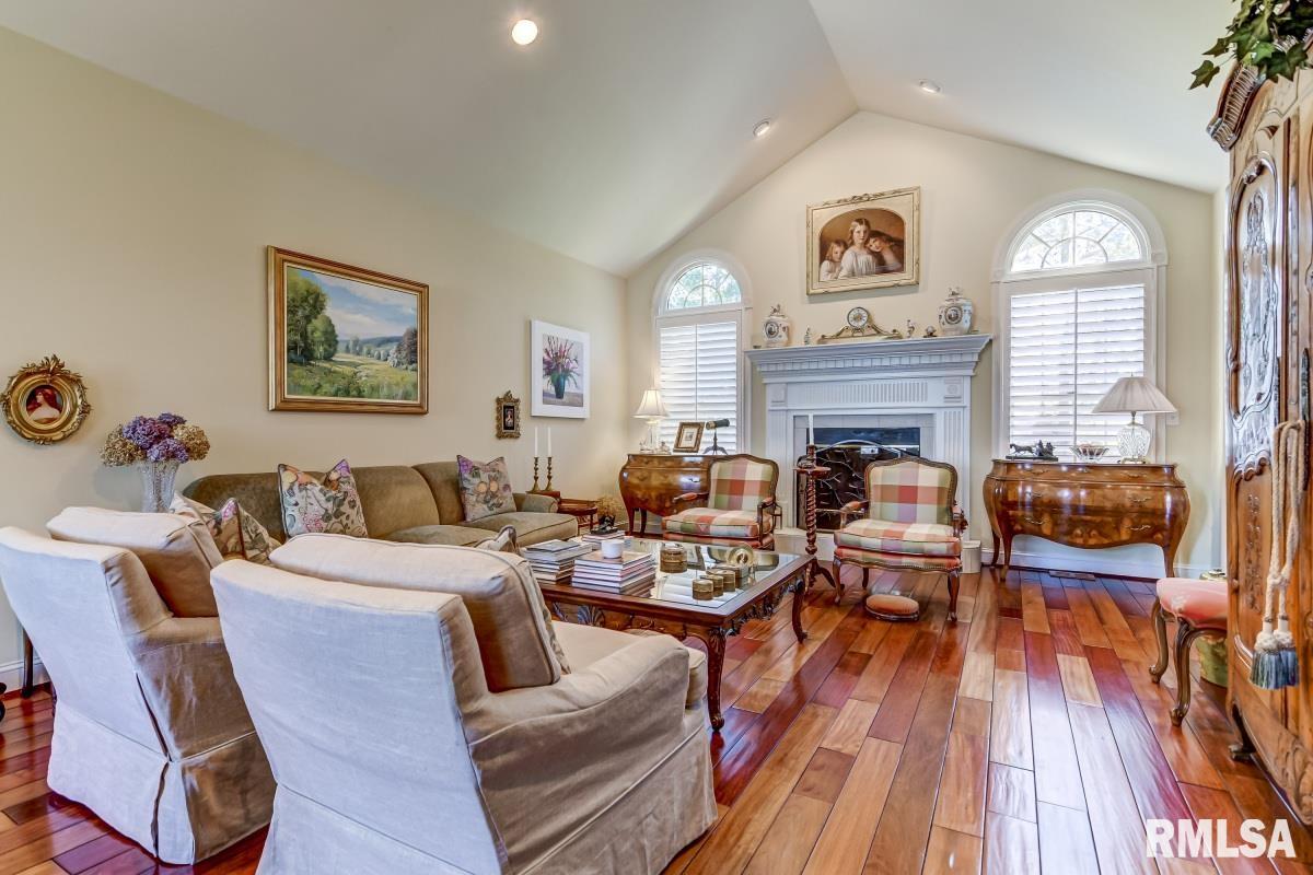 1303 CHURCHILL Road