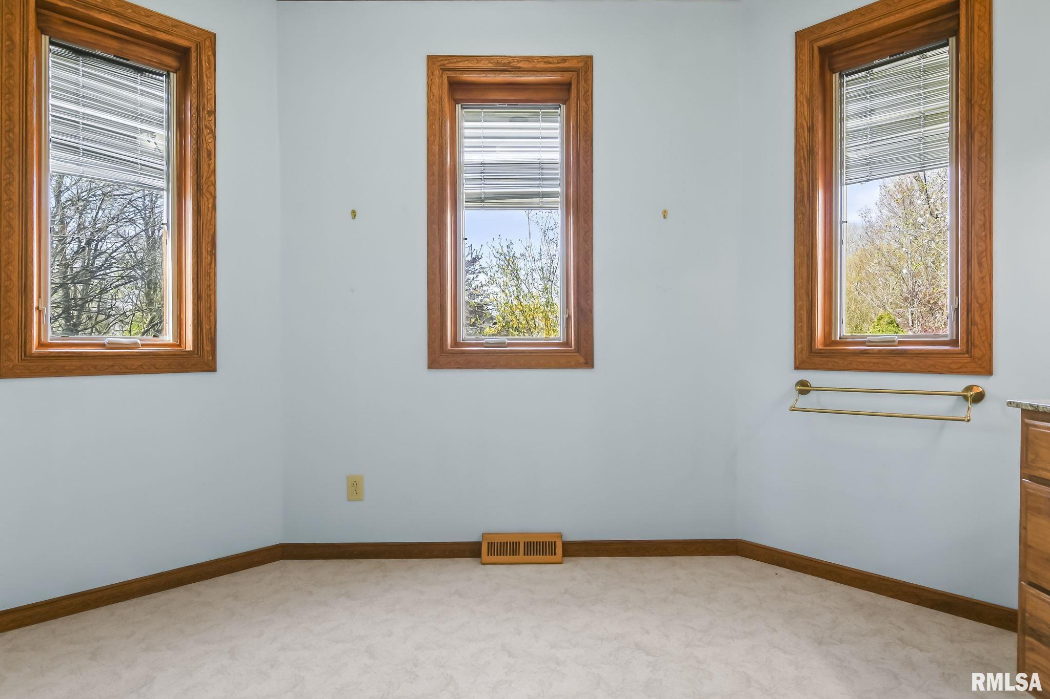21 MEADOW Lane
