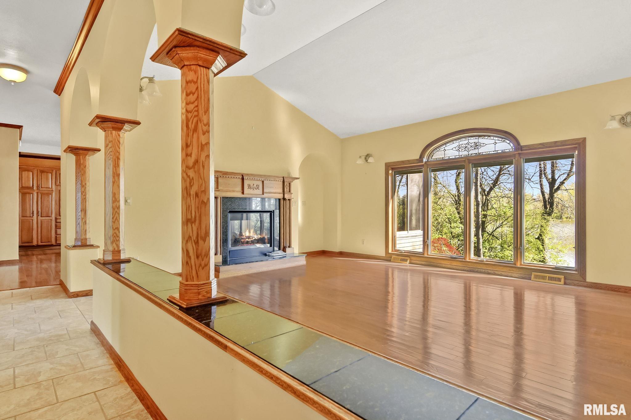 21 MEADOW Lane