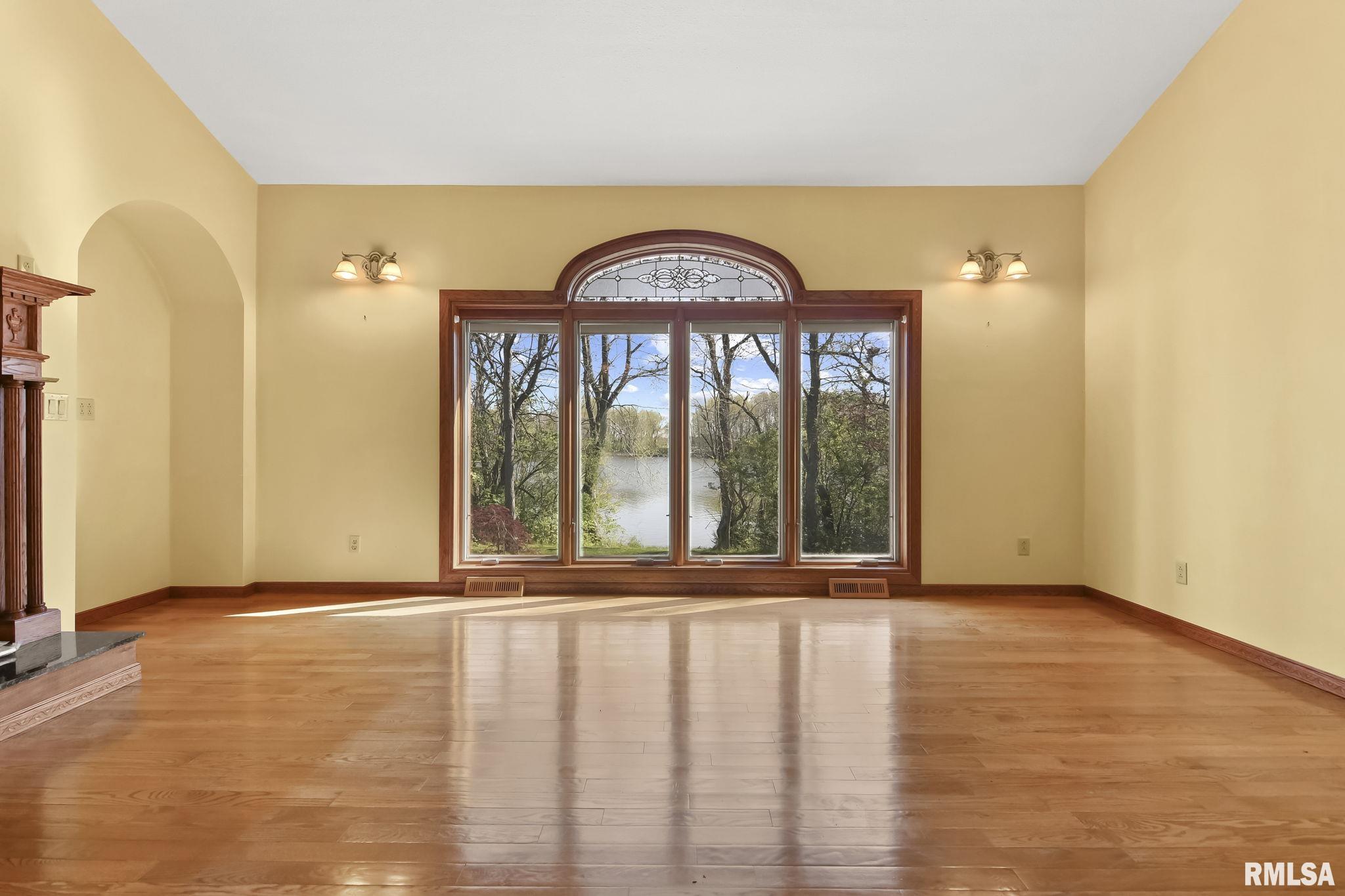 21 MEADOW Lane