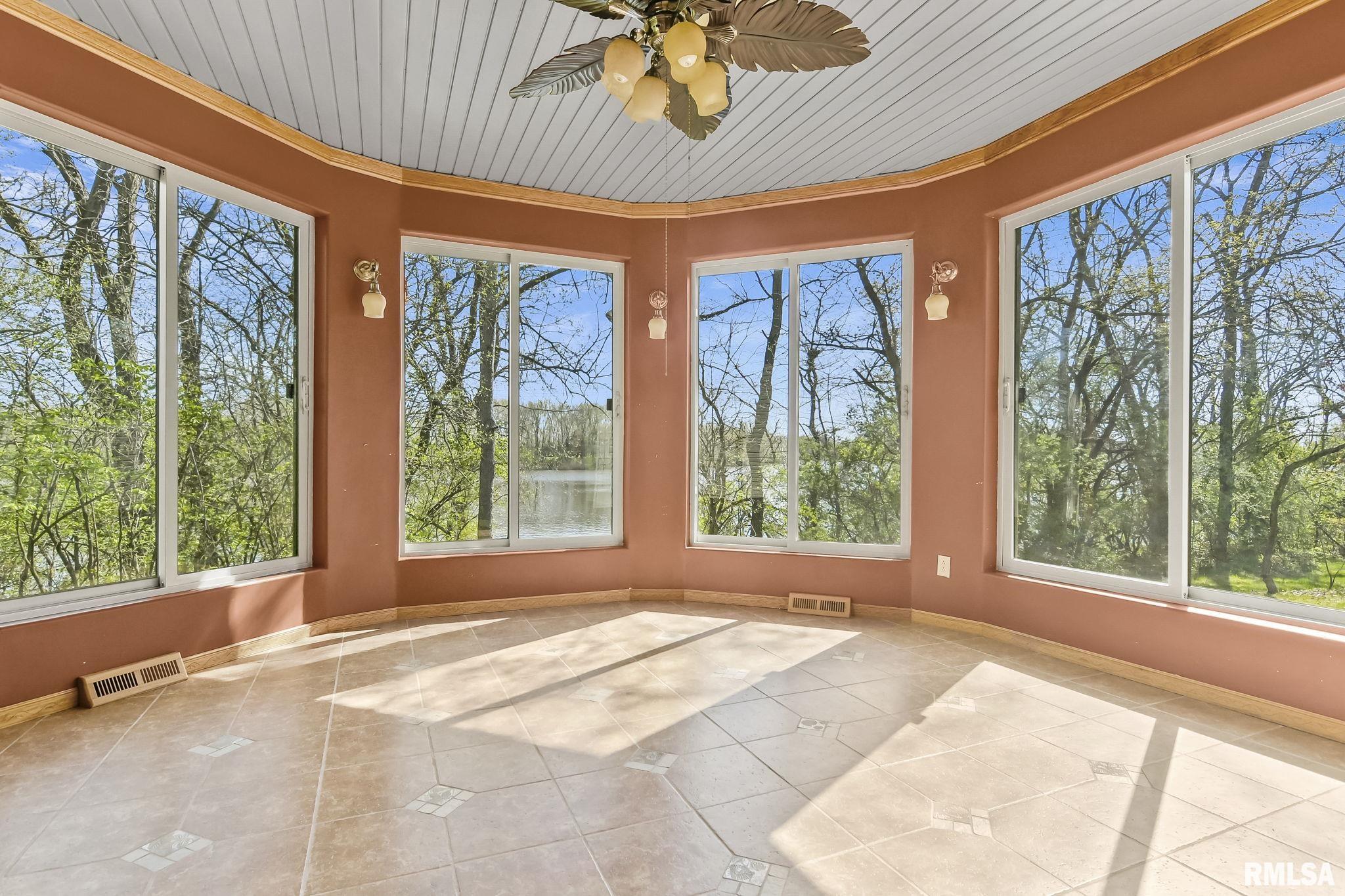 21 MEADOW Lane