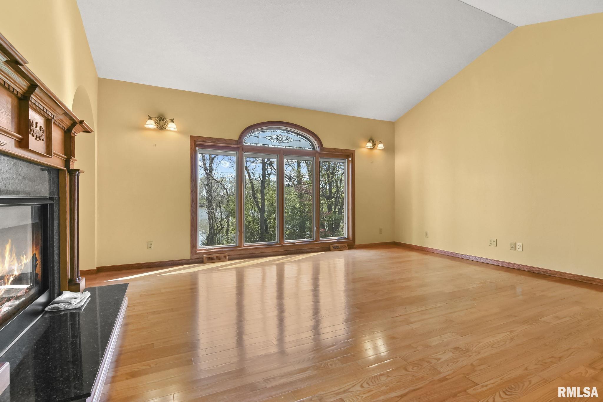 21 MEADOW Lane