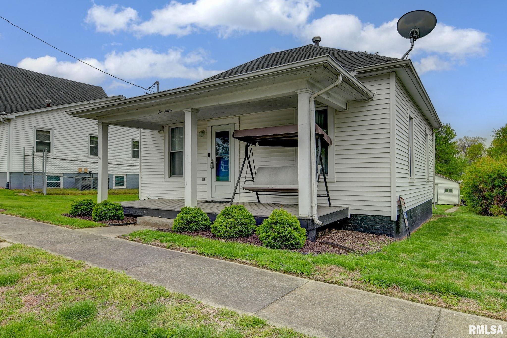 212 W SPRINGER Street