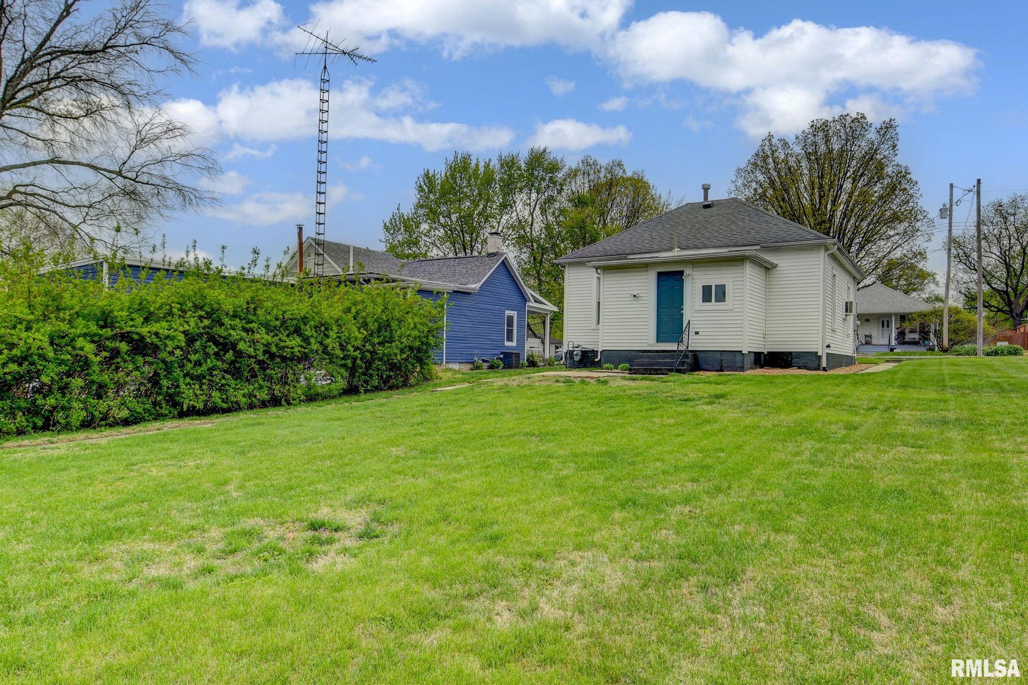 212 W SPRINGER Street