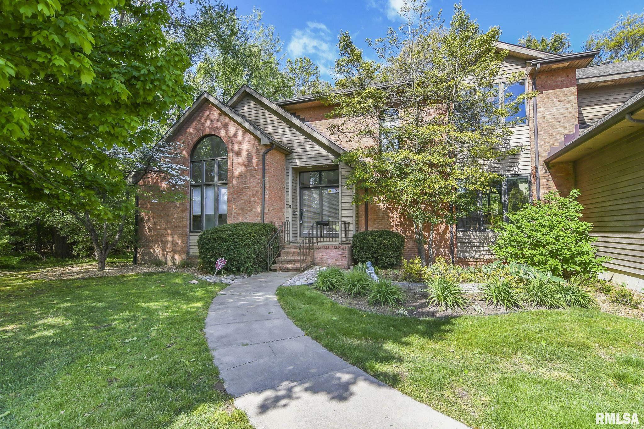 801 FAIRFAX Court