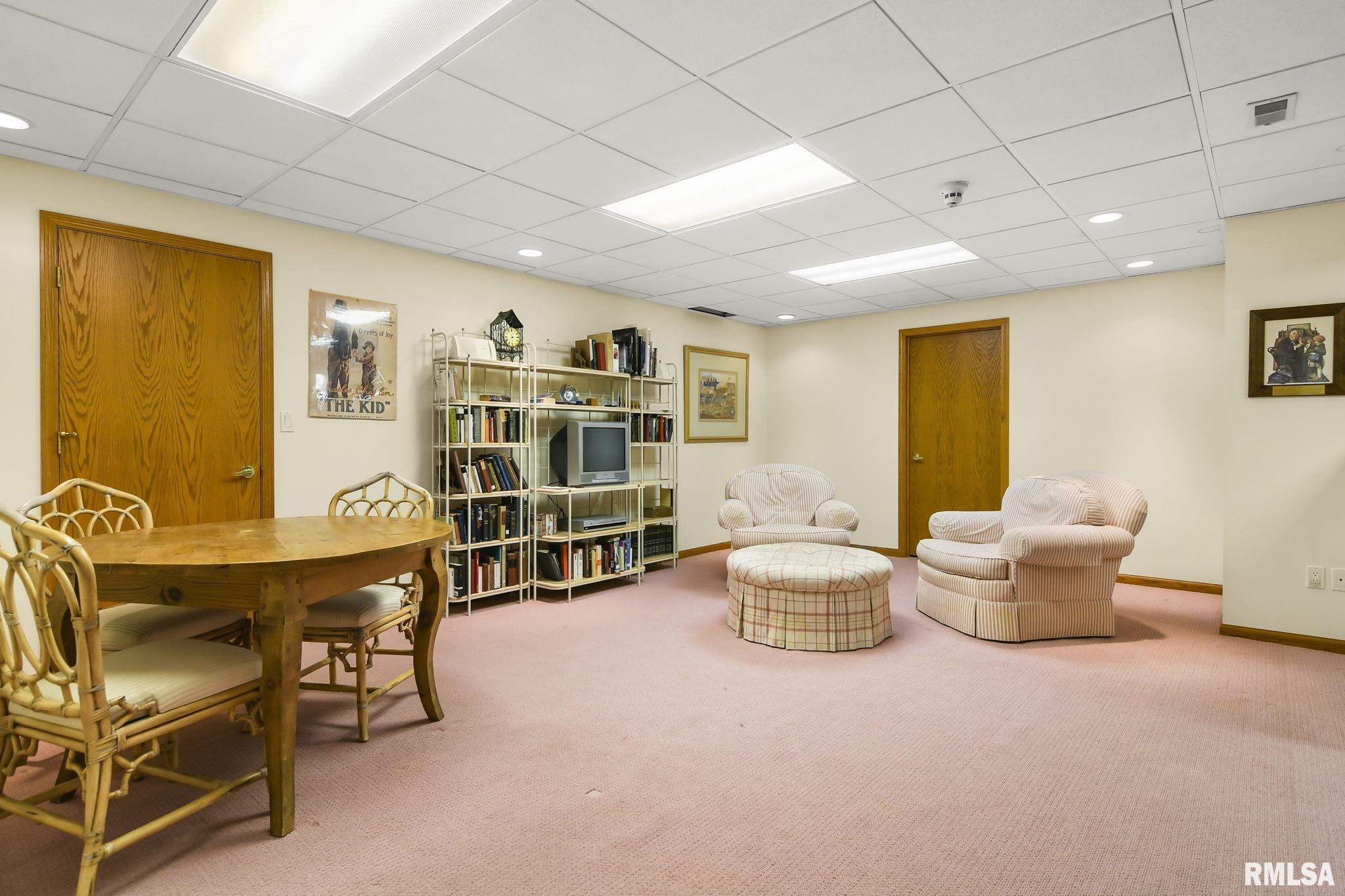 801 FAIRFAX Court