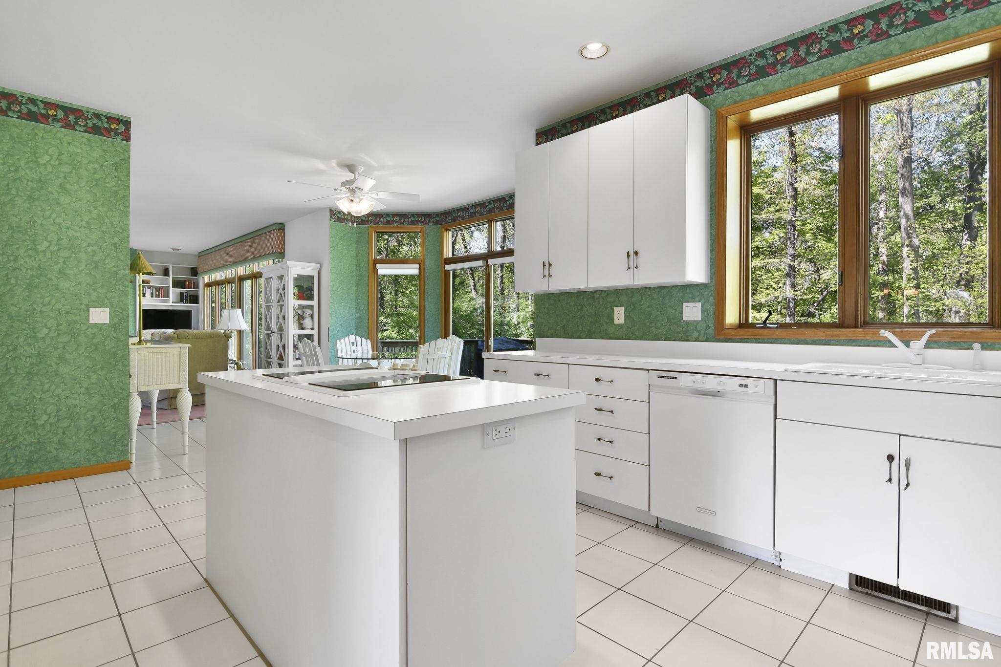 801 FAIRFAX Court