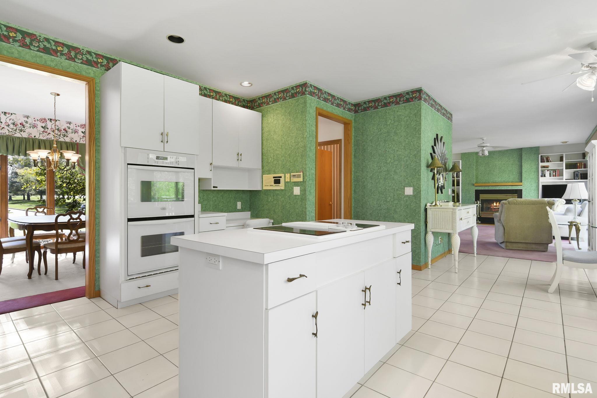 801 FAIRFAX Court