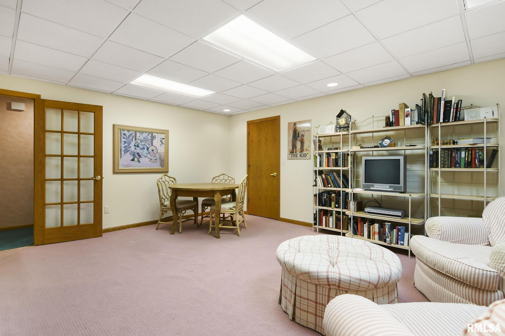 801 FAIRFAX Court
