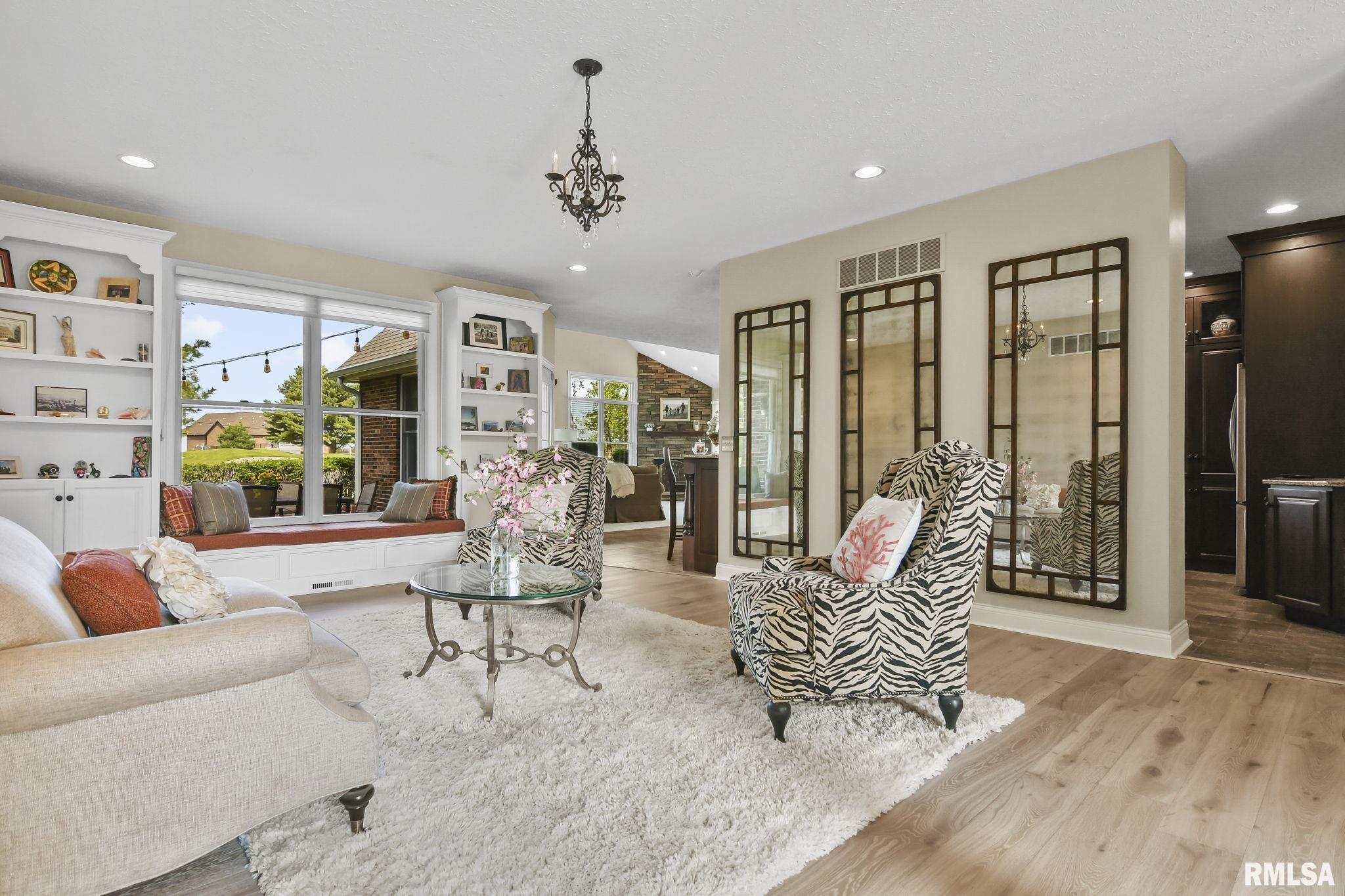 4301 Turtle Bay