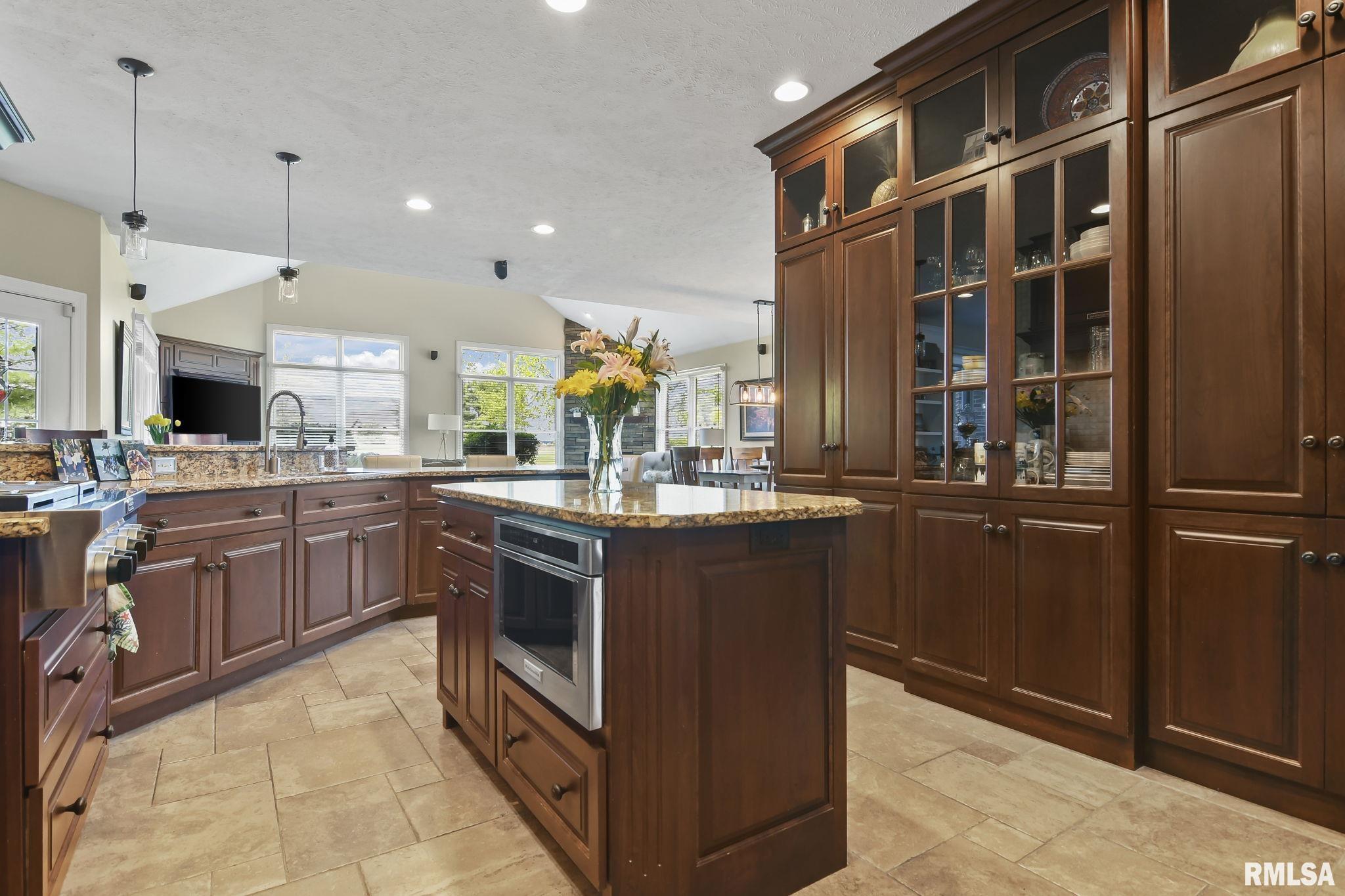 4301 Turtle Bay