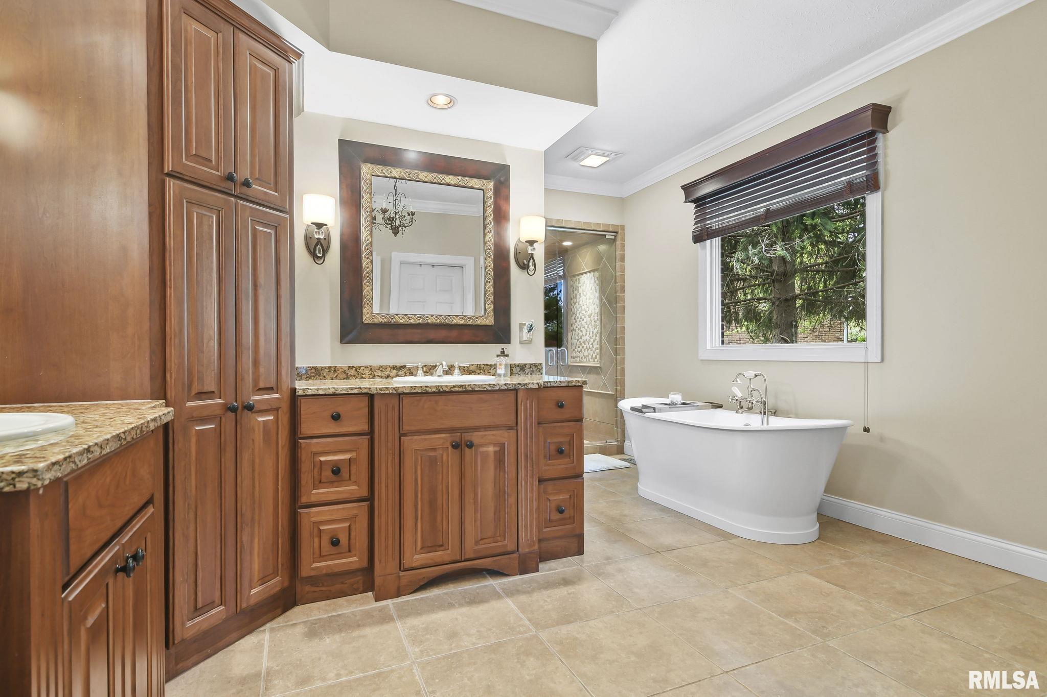 4301 Turtle Bay
