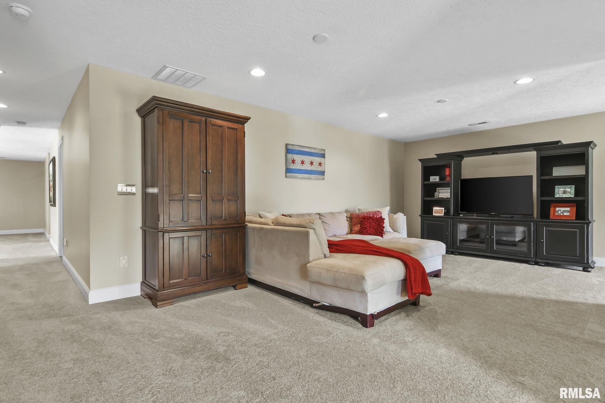 4301 Turtle Bay