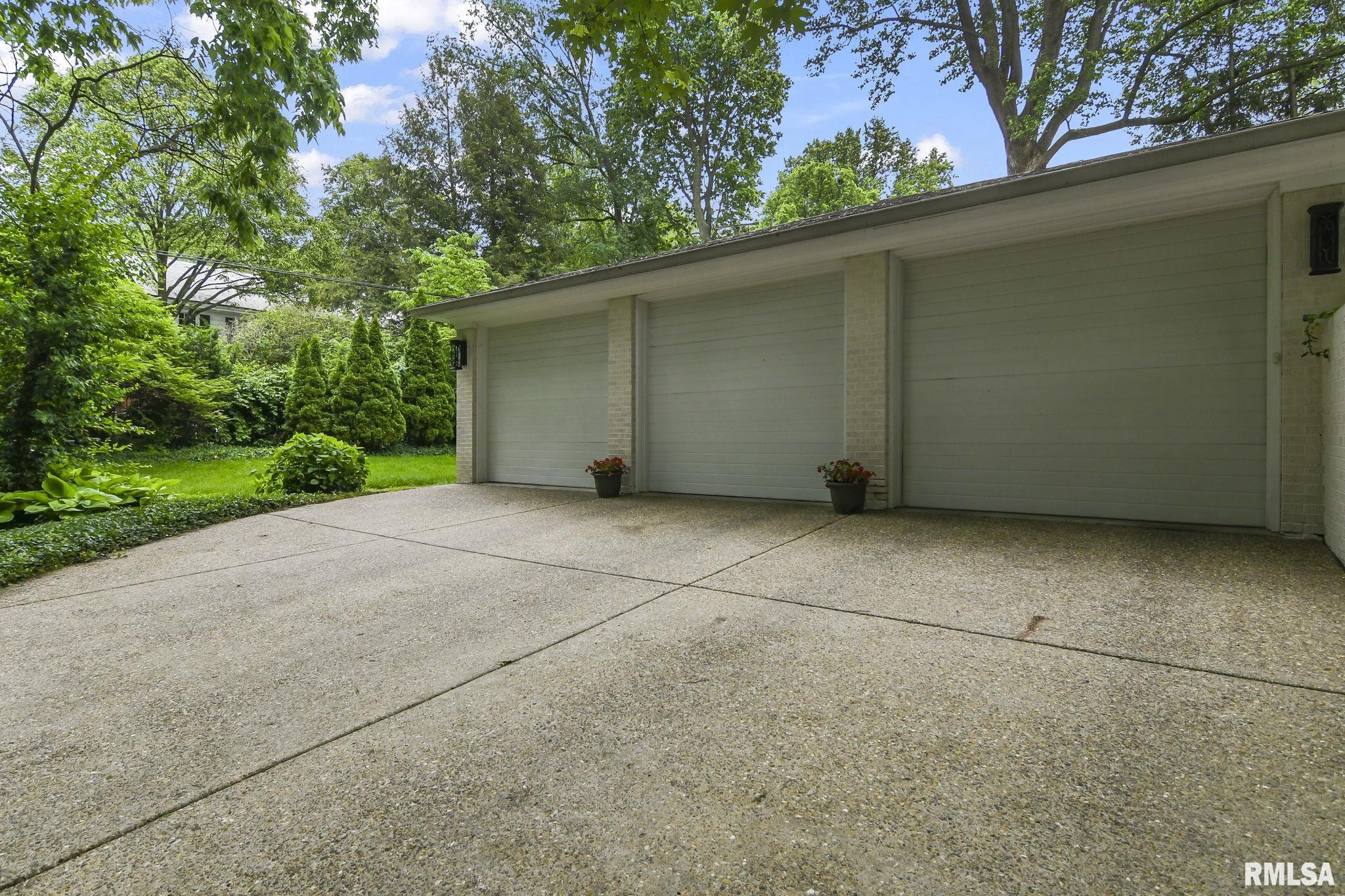 2100 S ILLINI Road