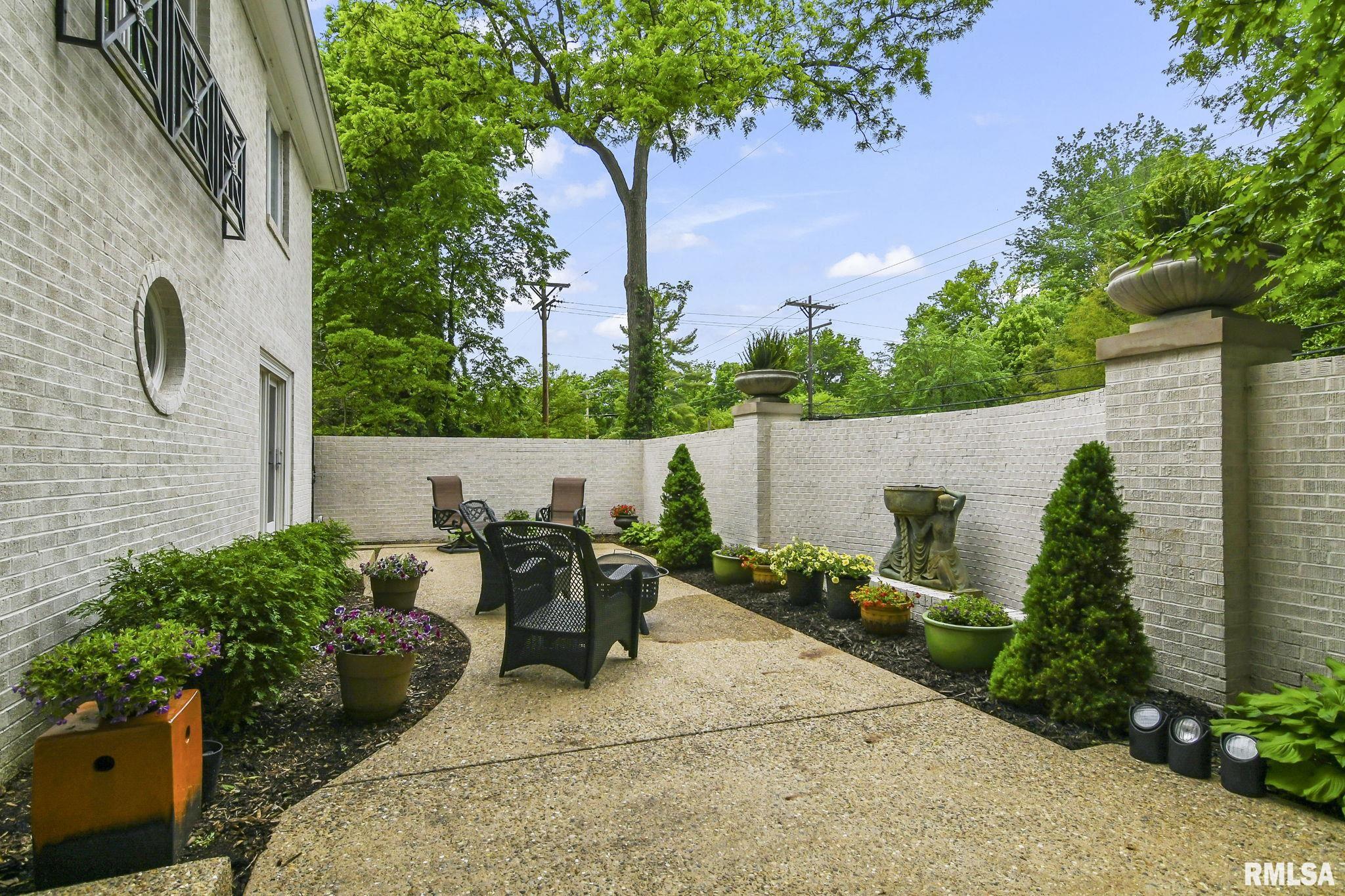 2100 S ILLINI Road