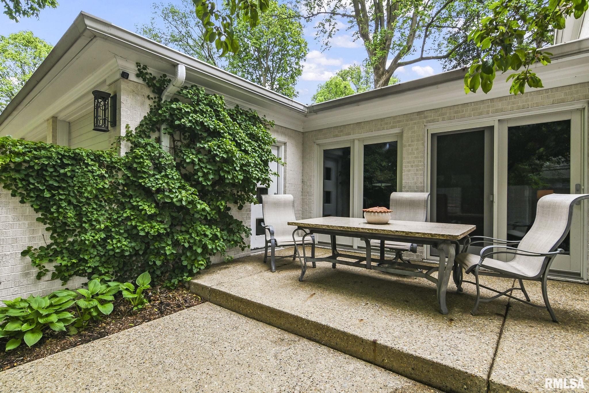 2100 S ILLINI Road