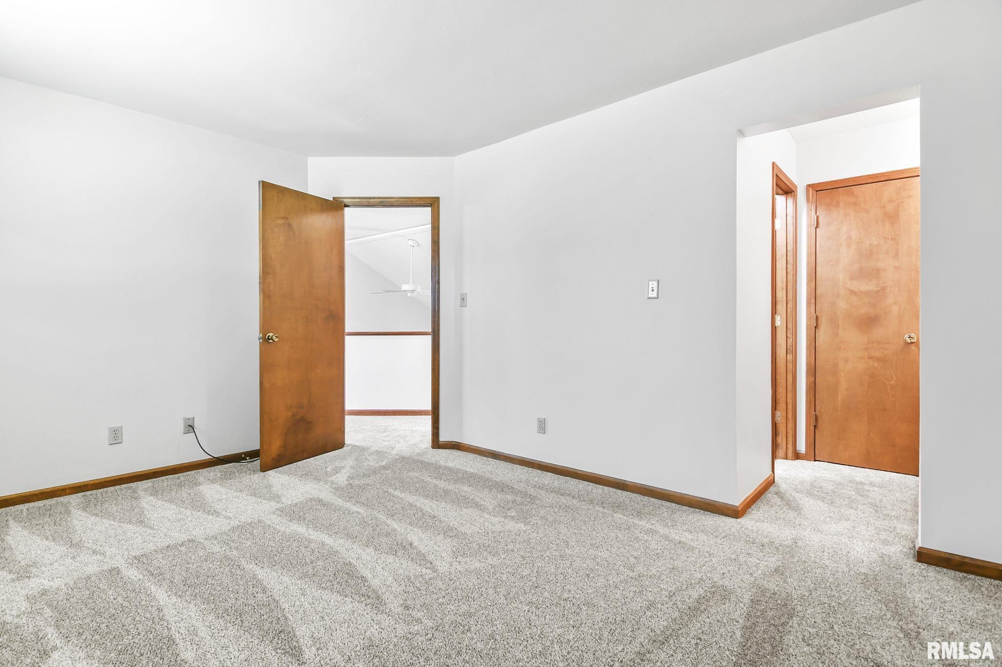 516 N SPRINGFIELD