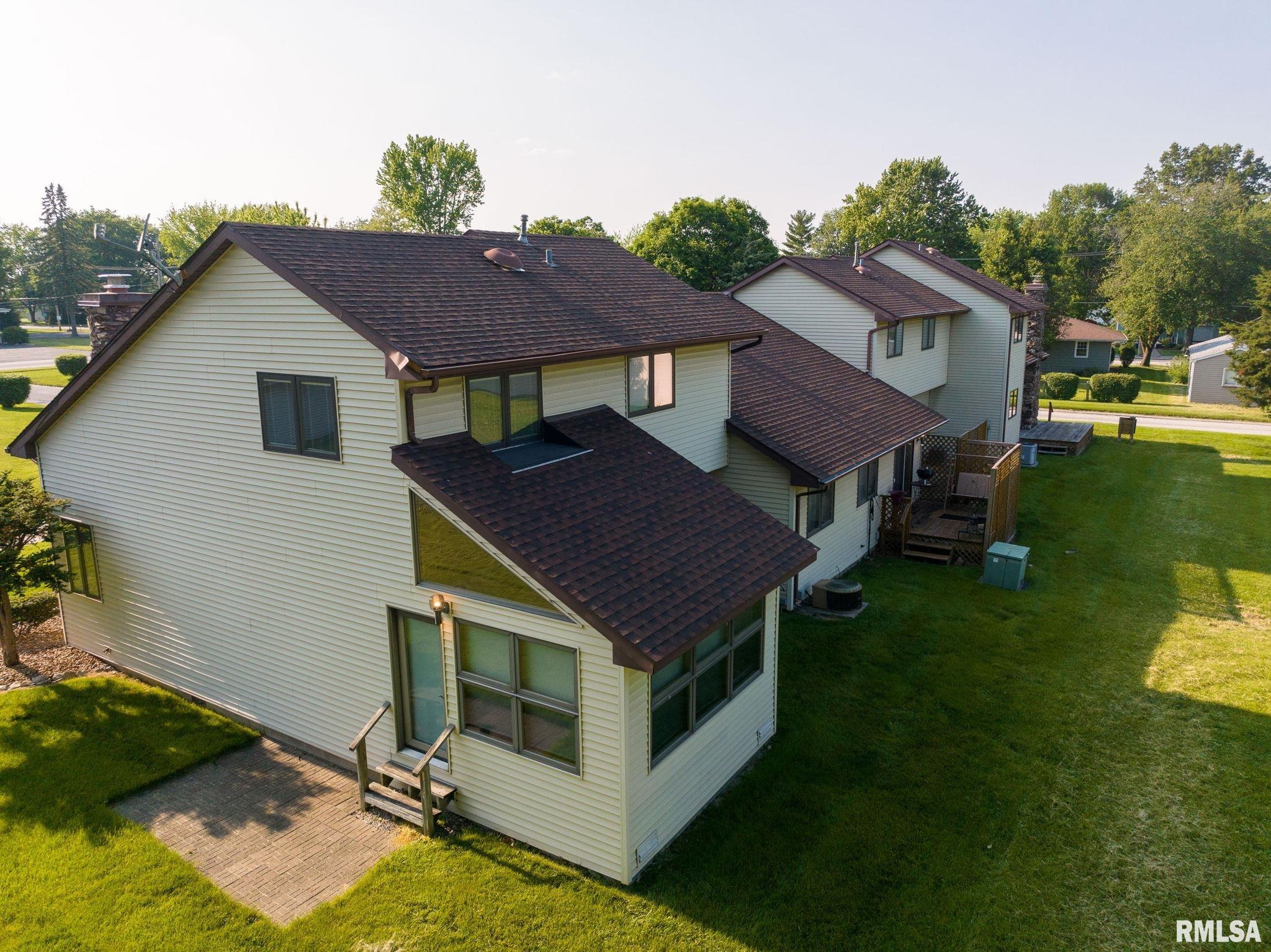 516 N SPRINGFIELD