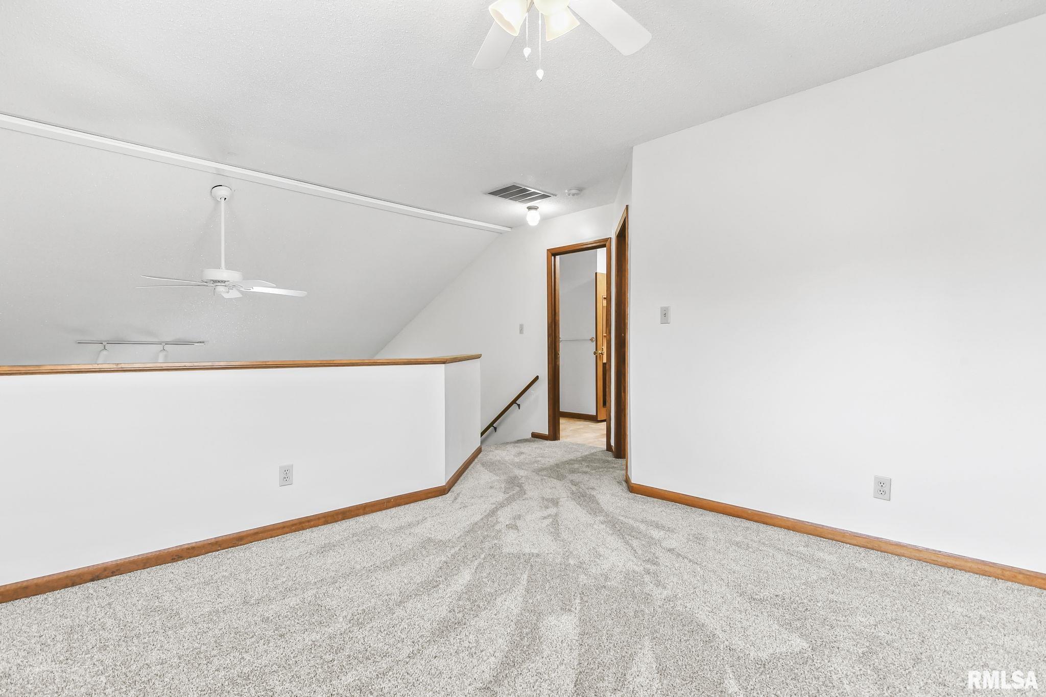 516 N SPRINGFIELD
