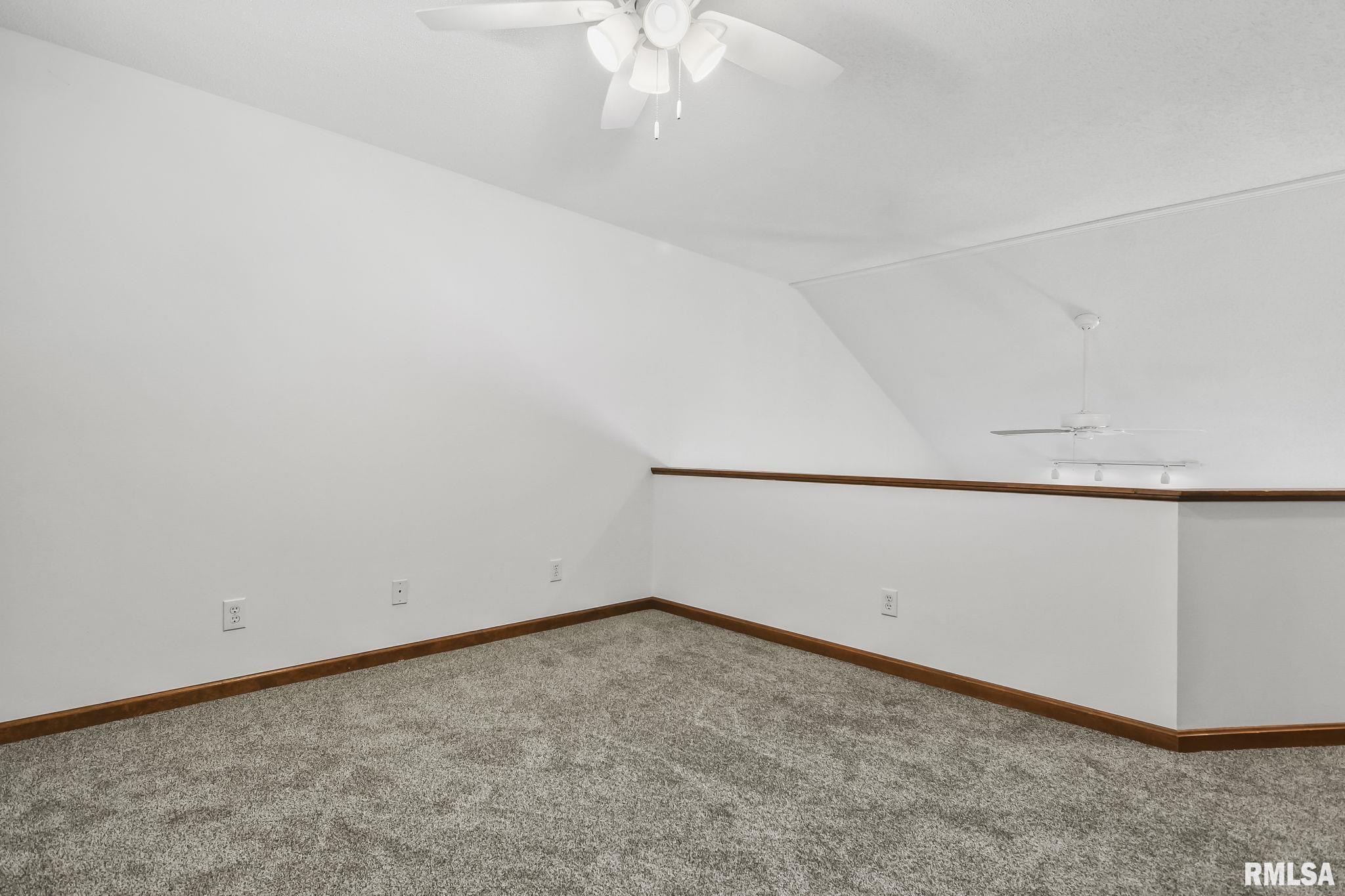 520 N SPRINGFIELD