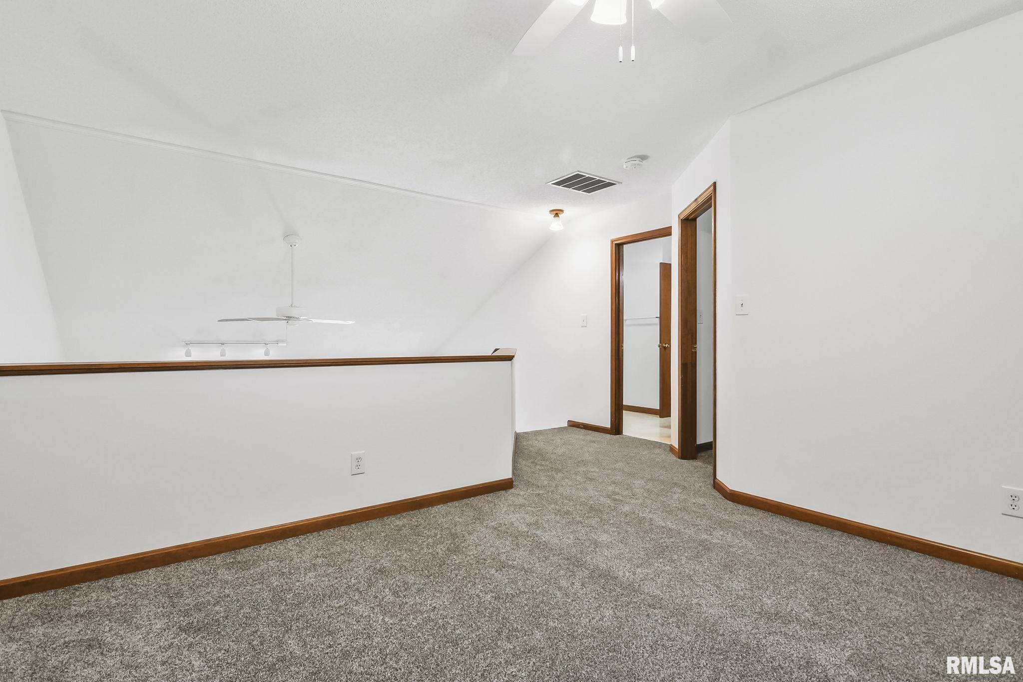 520 N SPRINGFIELD