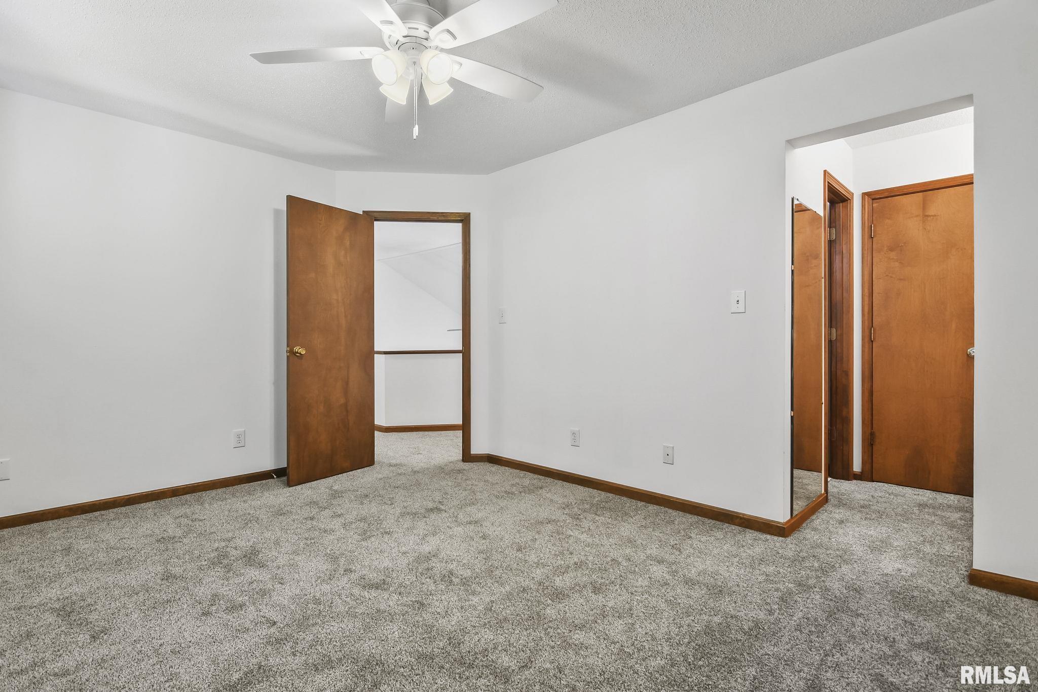 520 N SPRINGFIELD