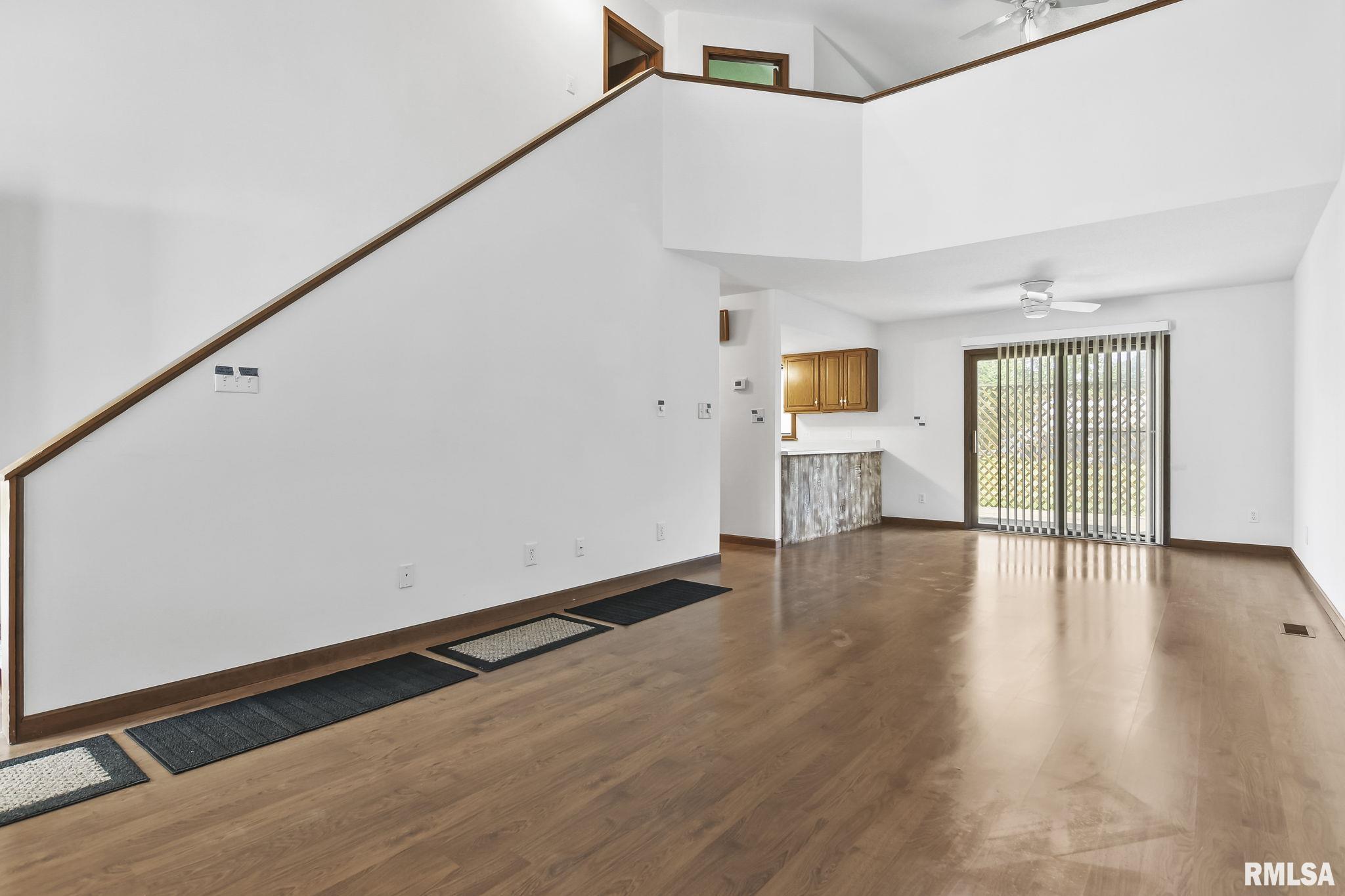 520 N SPRINGFIELD